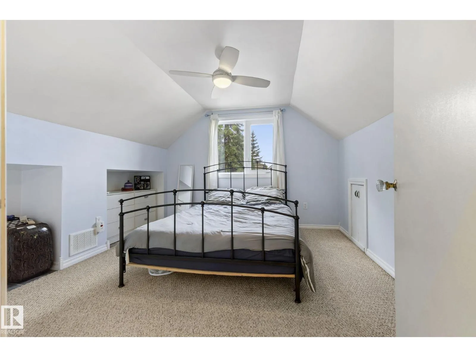 11331 60 ST NW