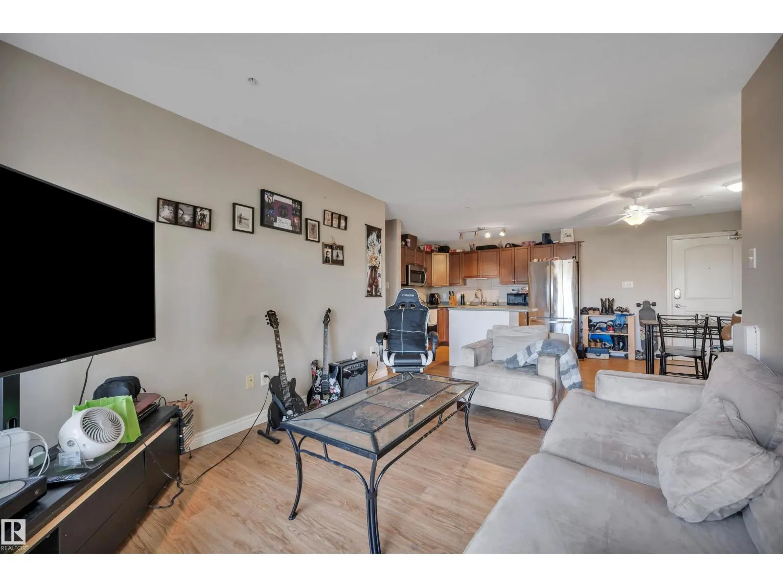 #130 50 WOODSMERE CL