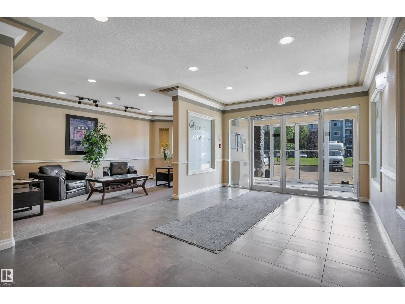 #130 50 WOODSMERE CL