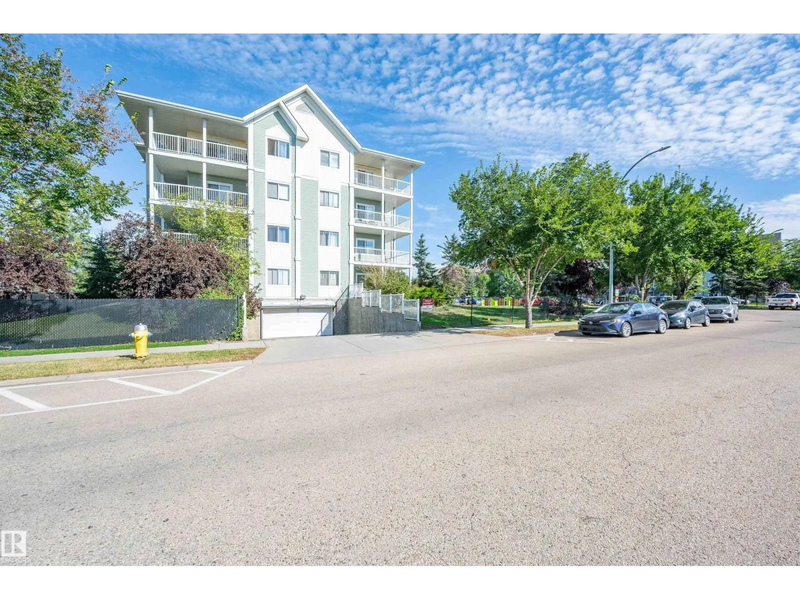 #130 50 WOODSMERE CL
