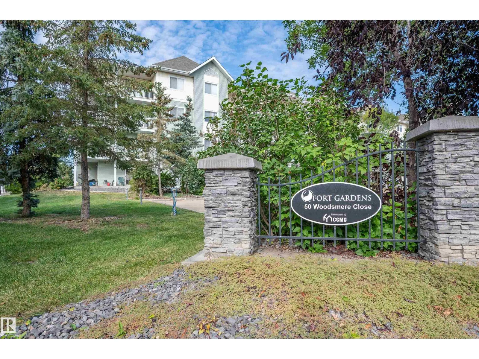 #130 50 WOODSMERE CL
