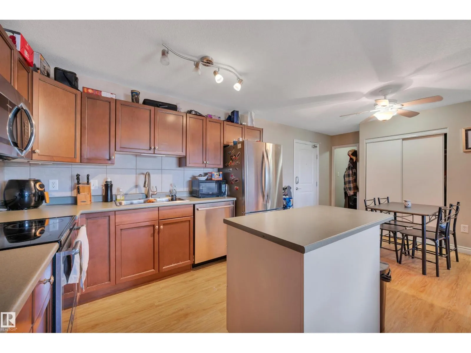 #130 50 WOODSMERE CL