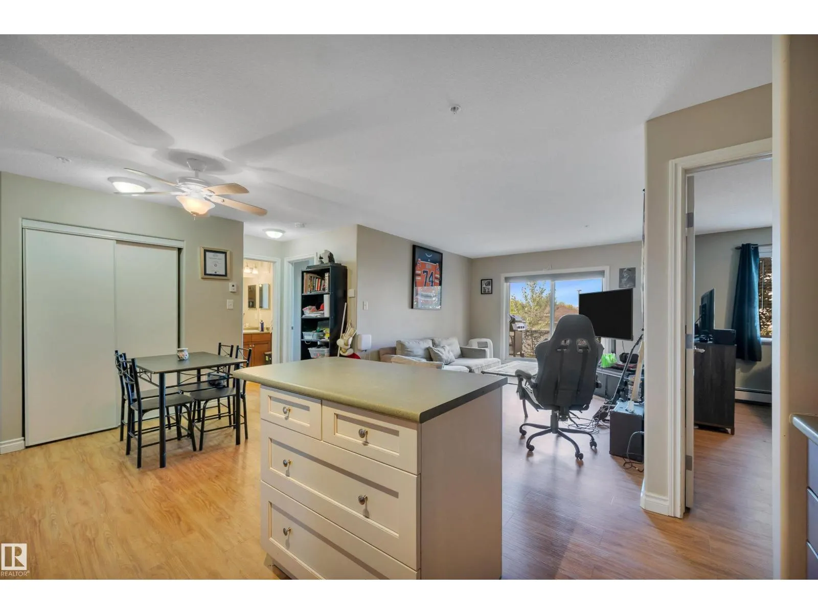#130 50 WOODSMERE CL