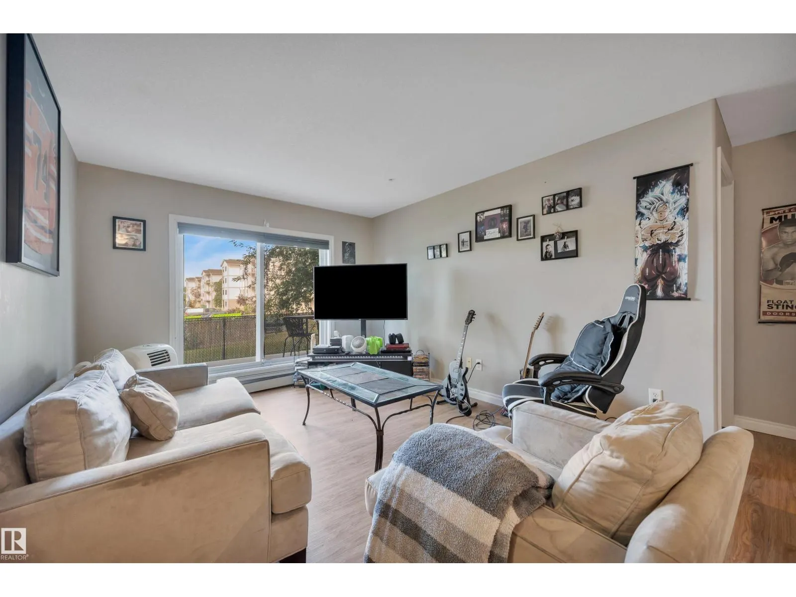 #130 50 WOODSMERE CL