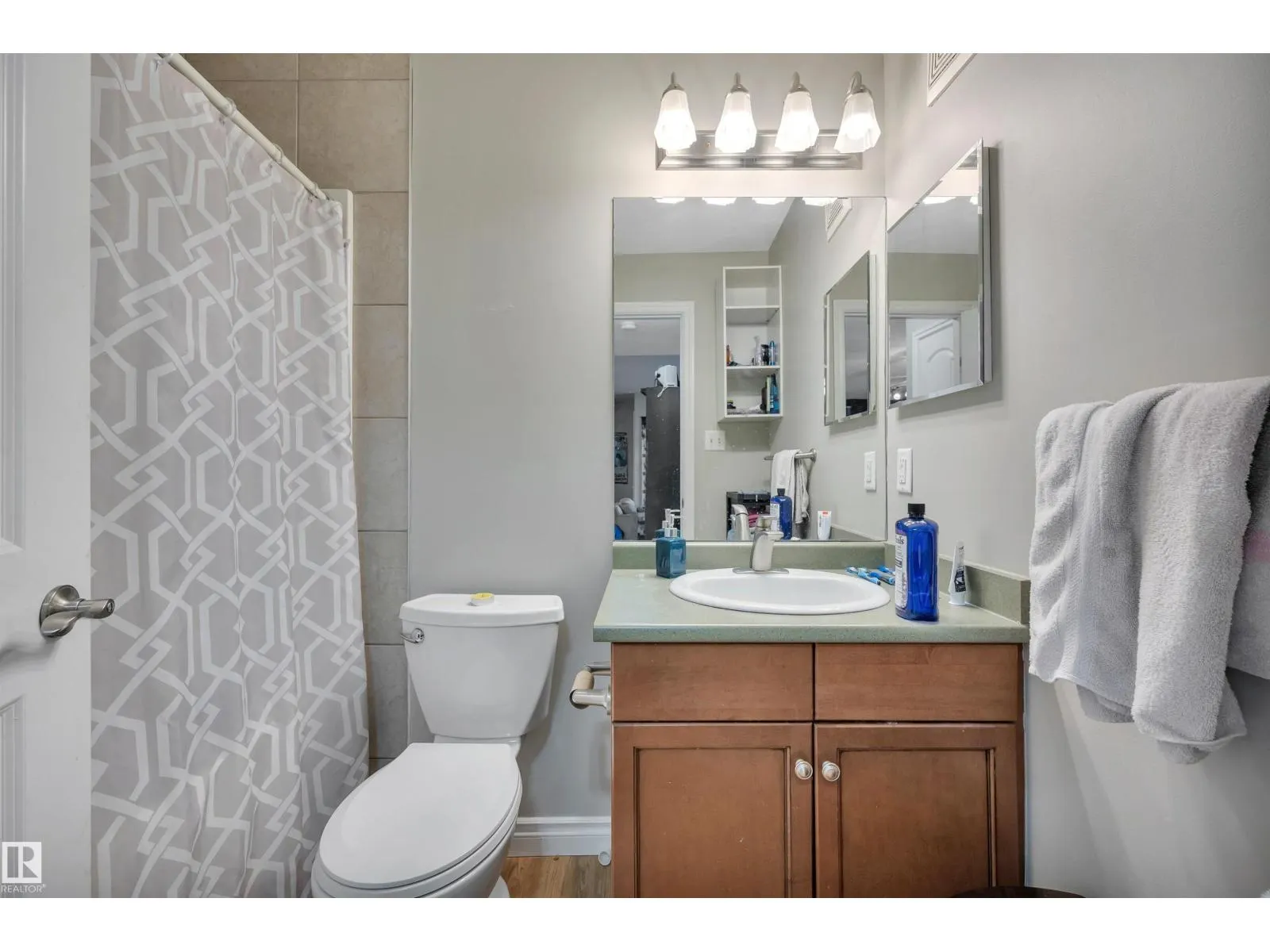 #130 50 WOODSMERE CL