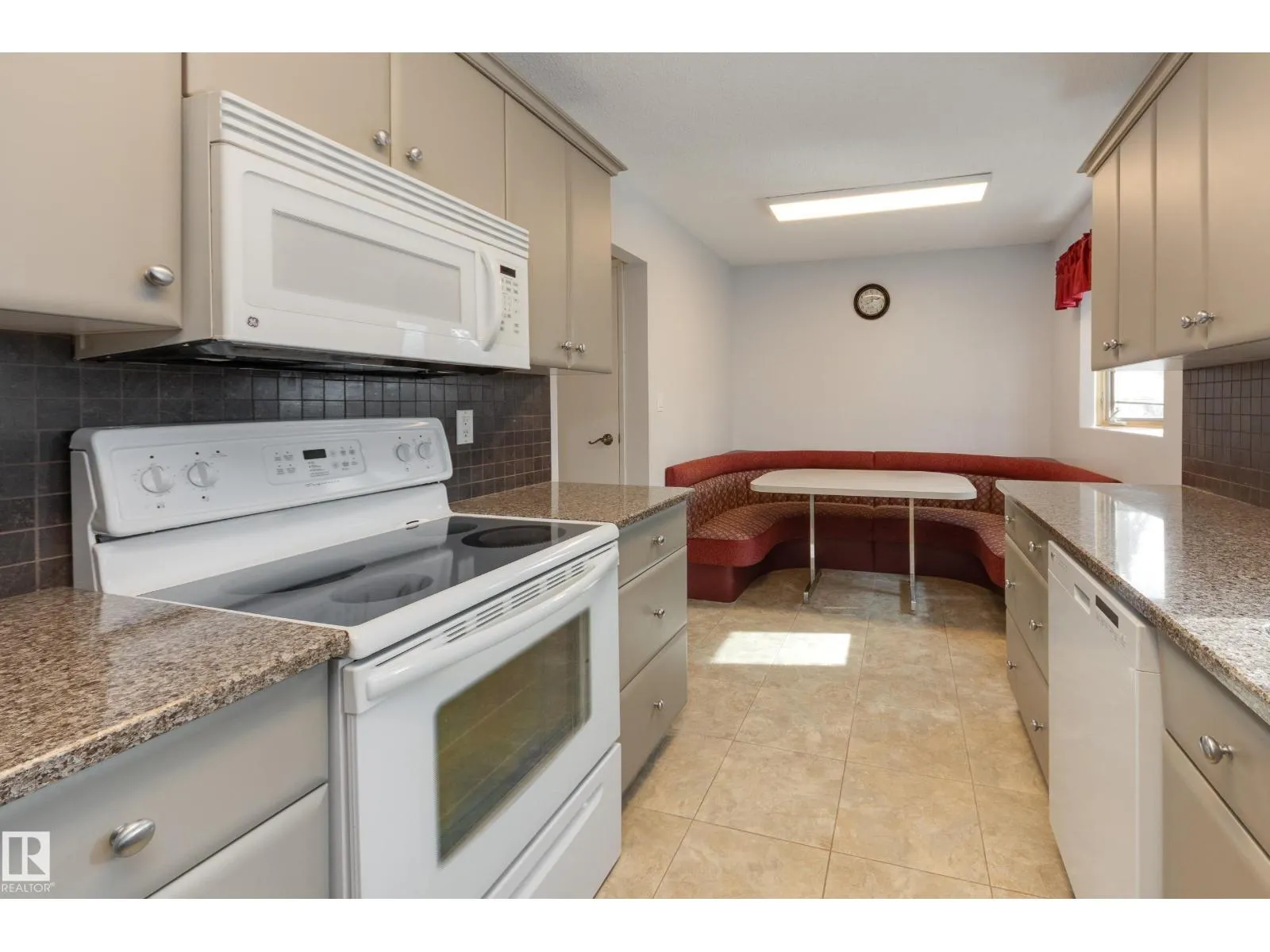 3421 135A AV NW