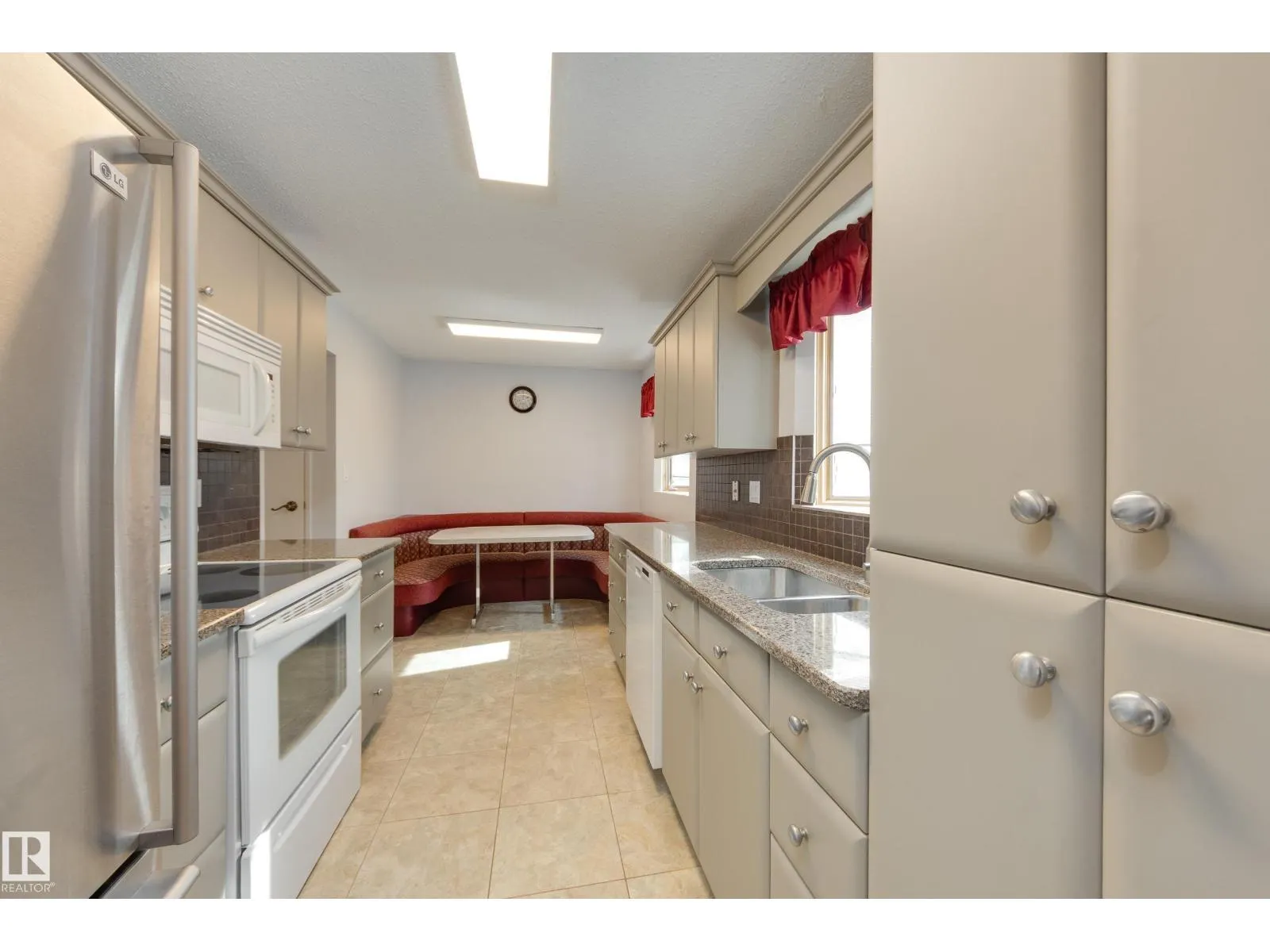 3421 135A AV NW