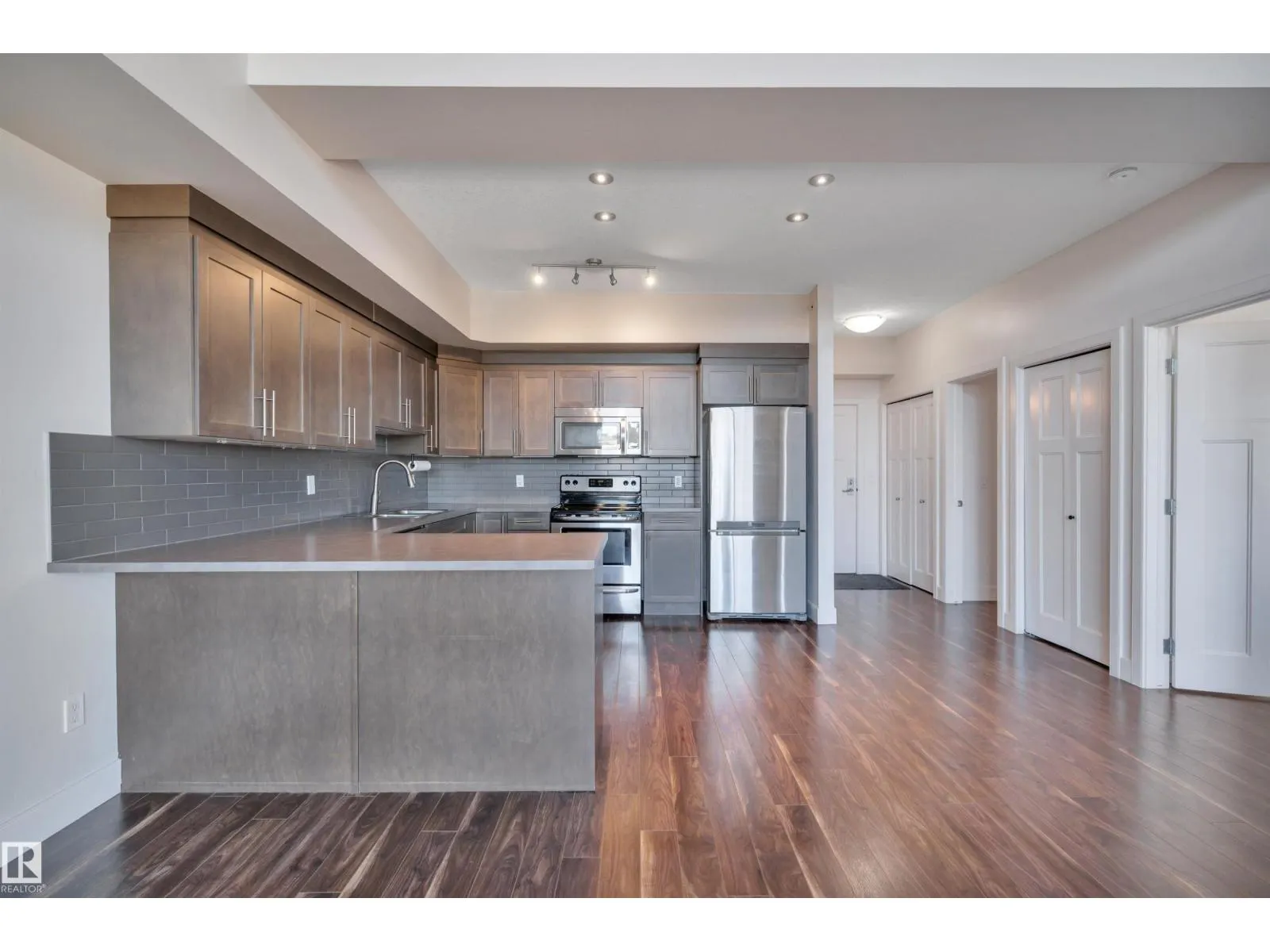 #302 279 WYE RD