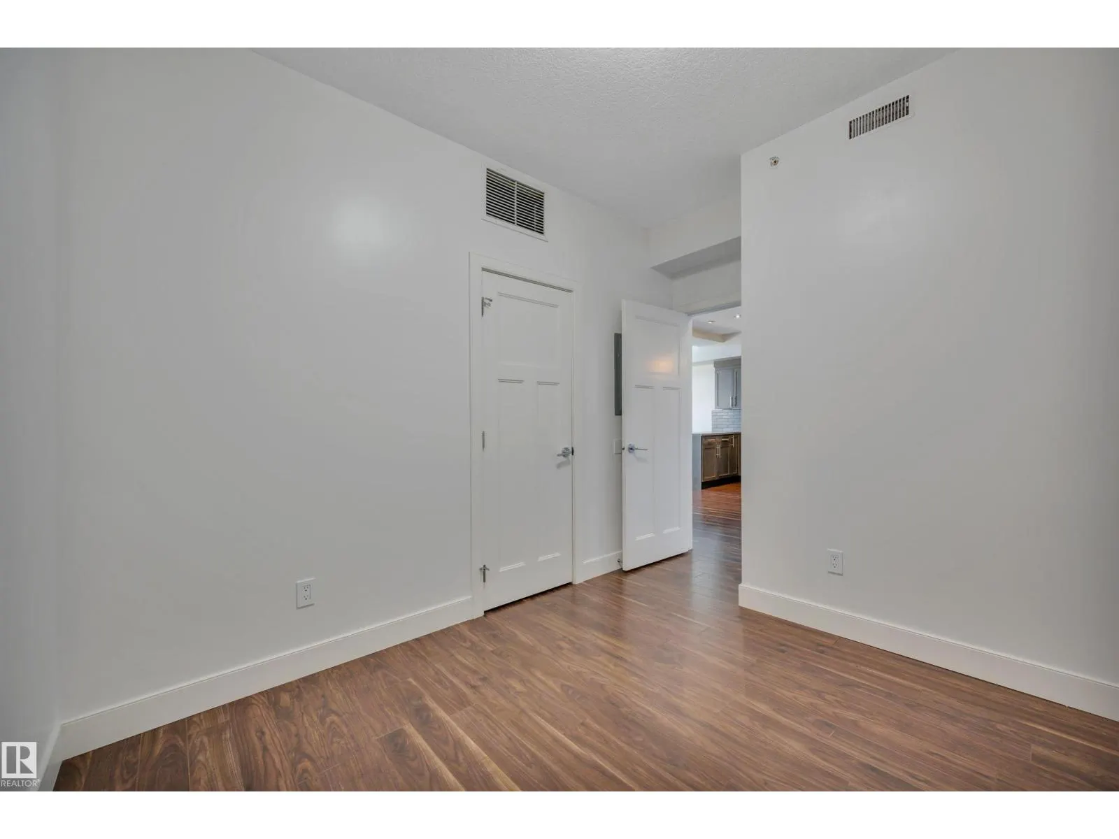 #302 279 WYE RD