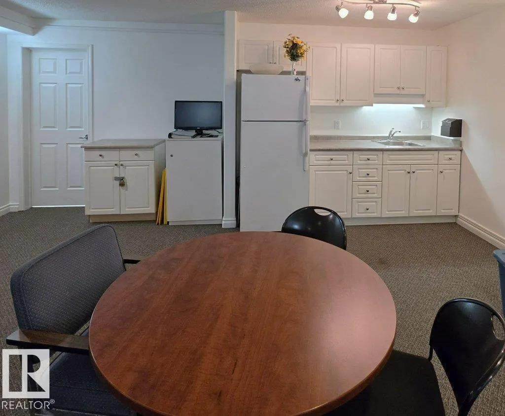 #203 13625 34 ST NW NW