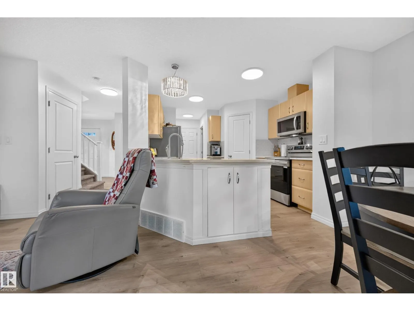 #106 21 SUMMERWOOD DR
