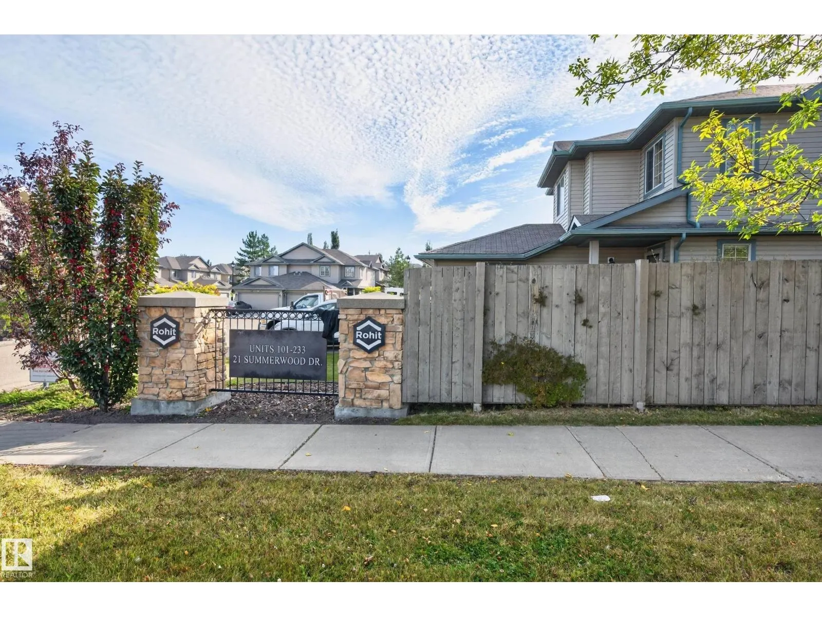 #106 21 SUMMERWOOD DR