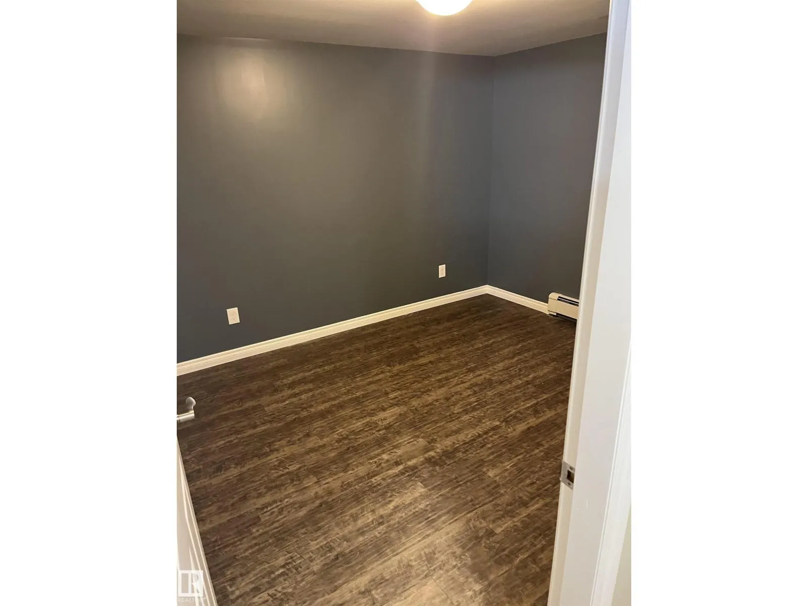 21 BURLINGTON AV
