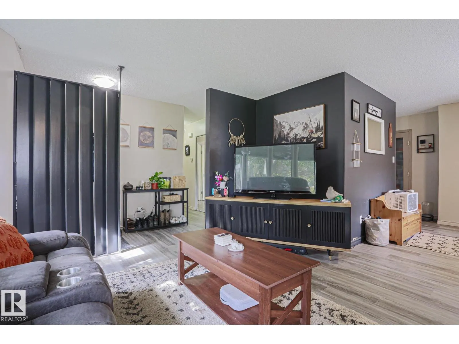 21 BURLINGTON AV
