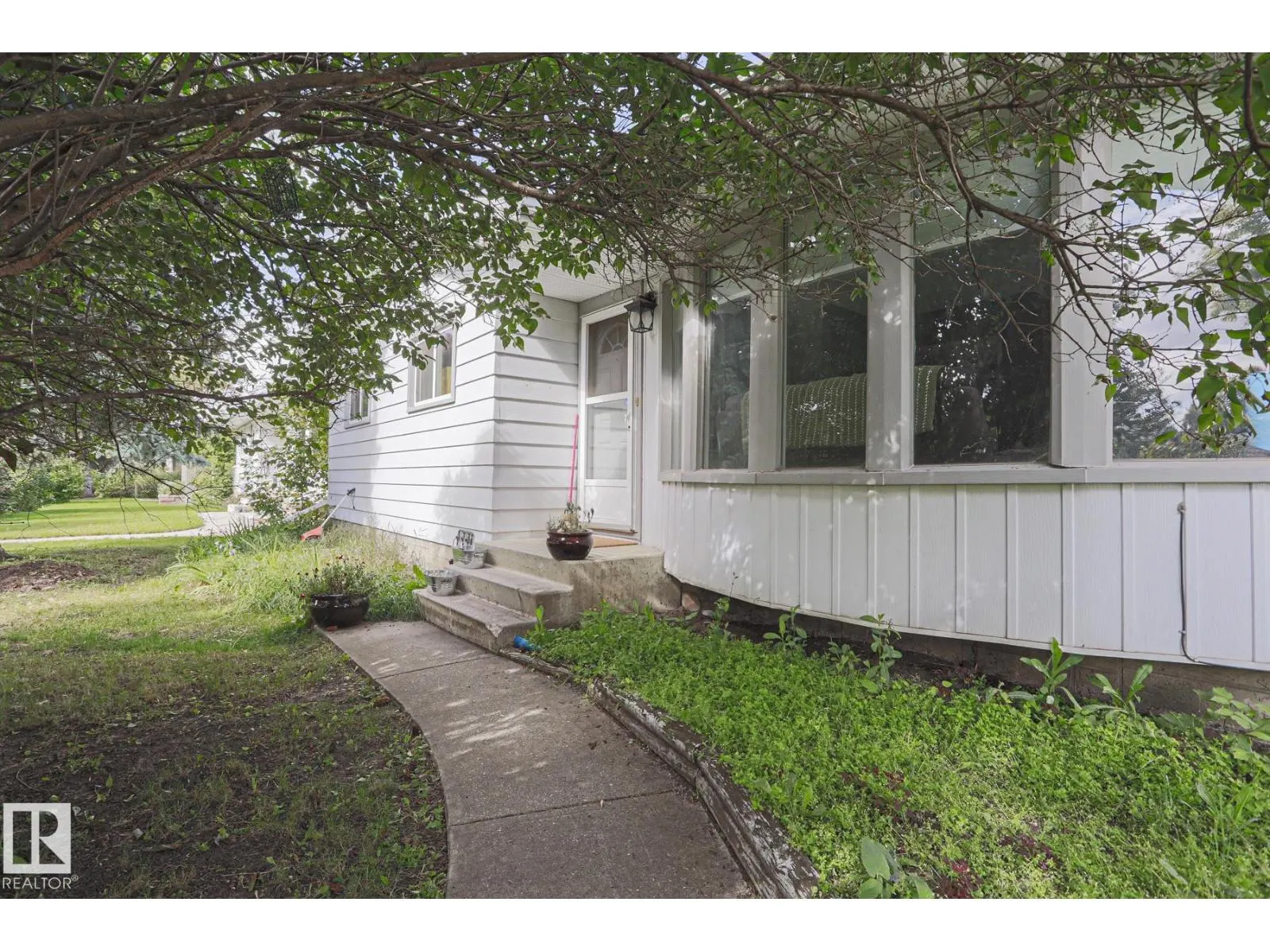 21 BURLINGTON AV