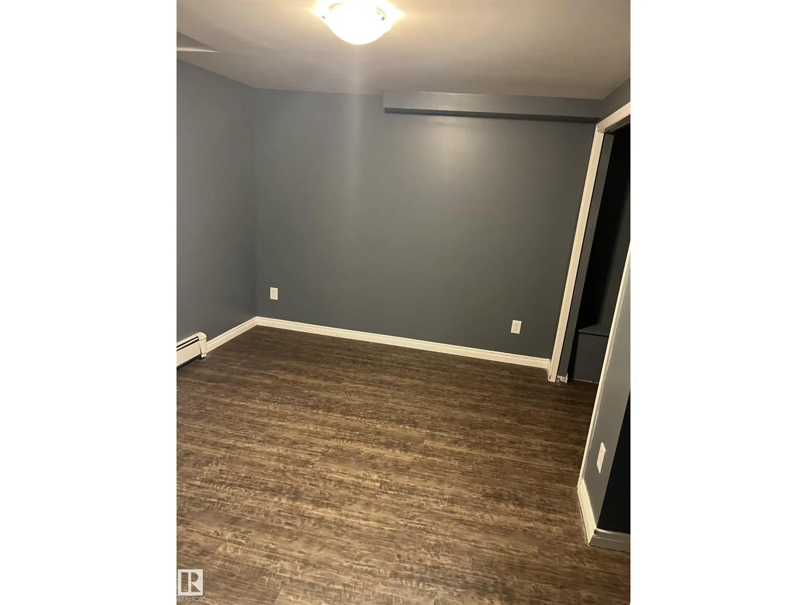21 BURLINGTON AV