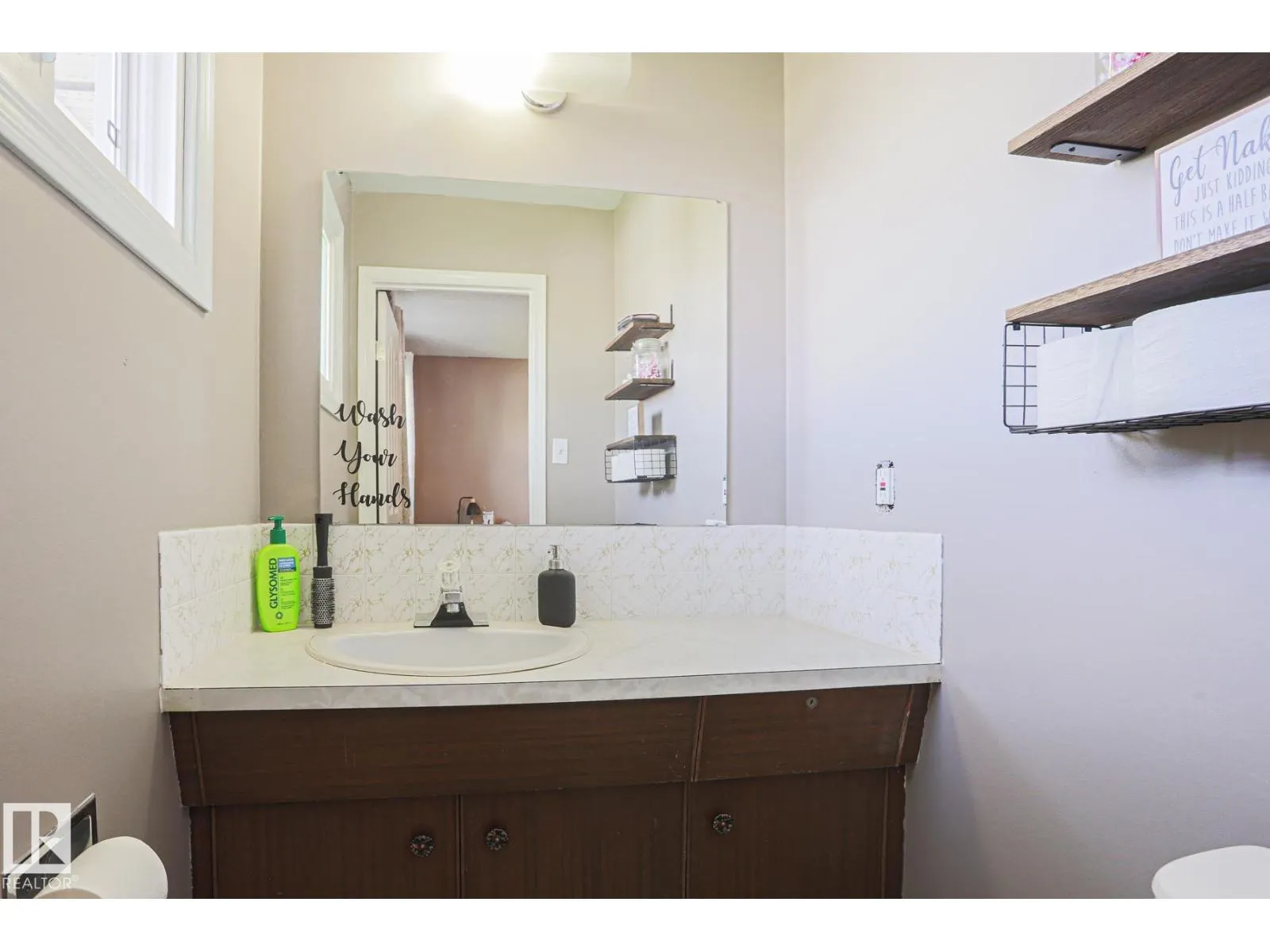 21 BURLINGTON AV