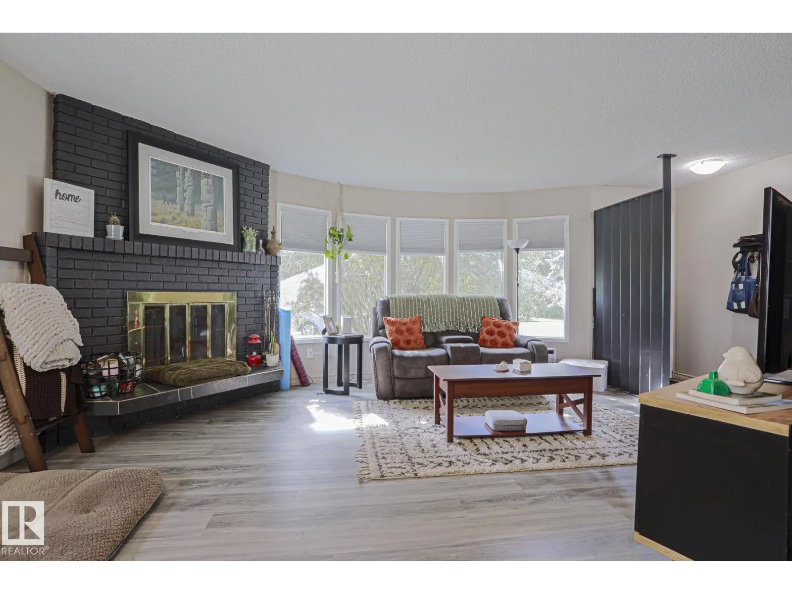 21 BURLINGTON AV