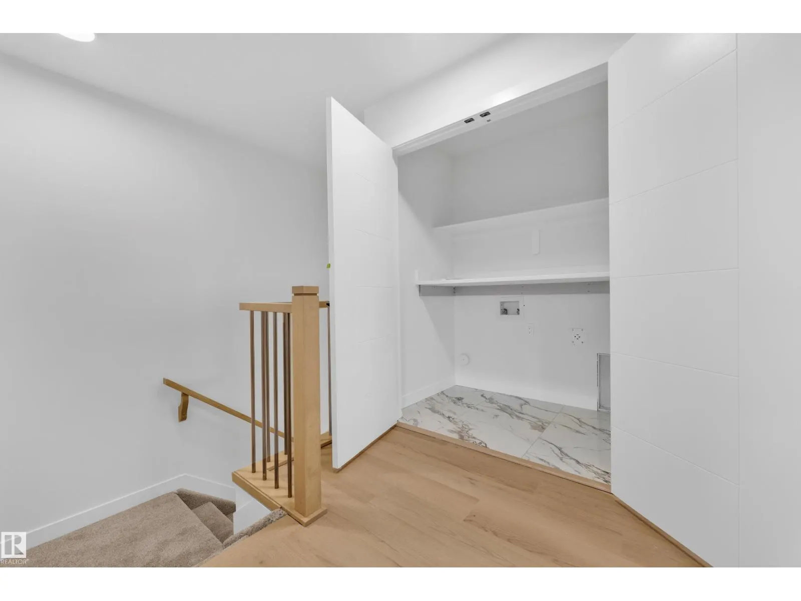 16 Westwyck LI