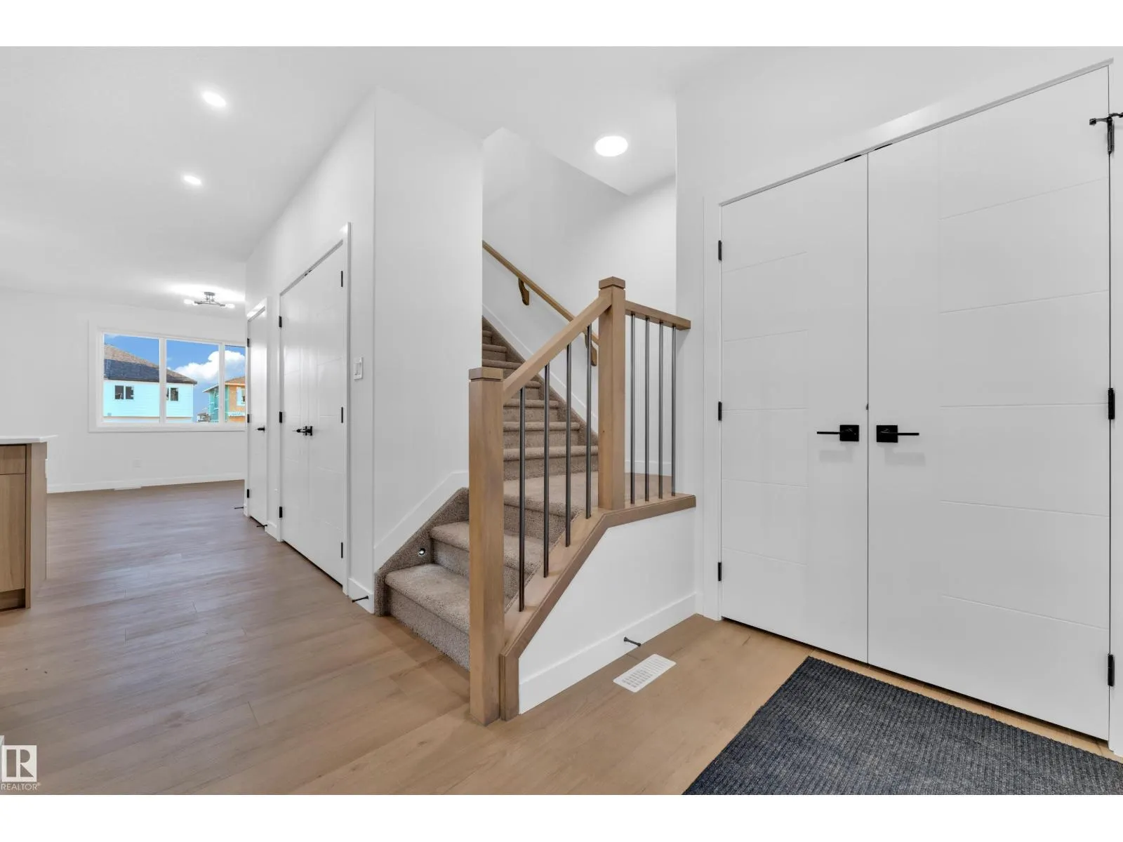 16 Westwyck LI