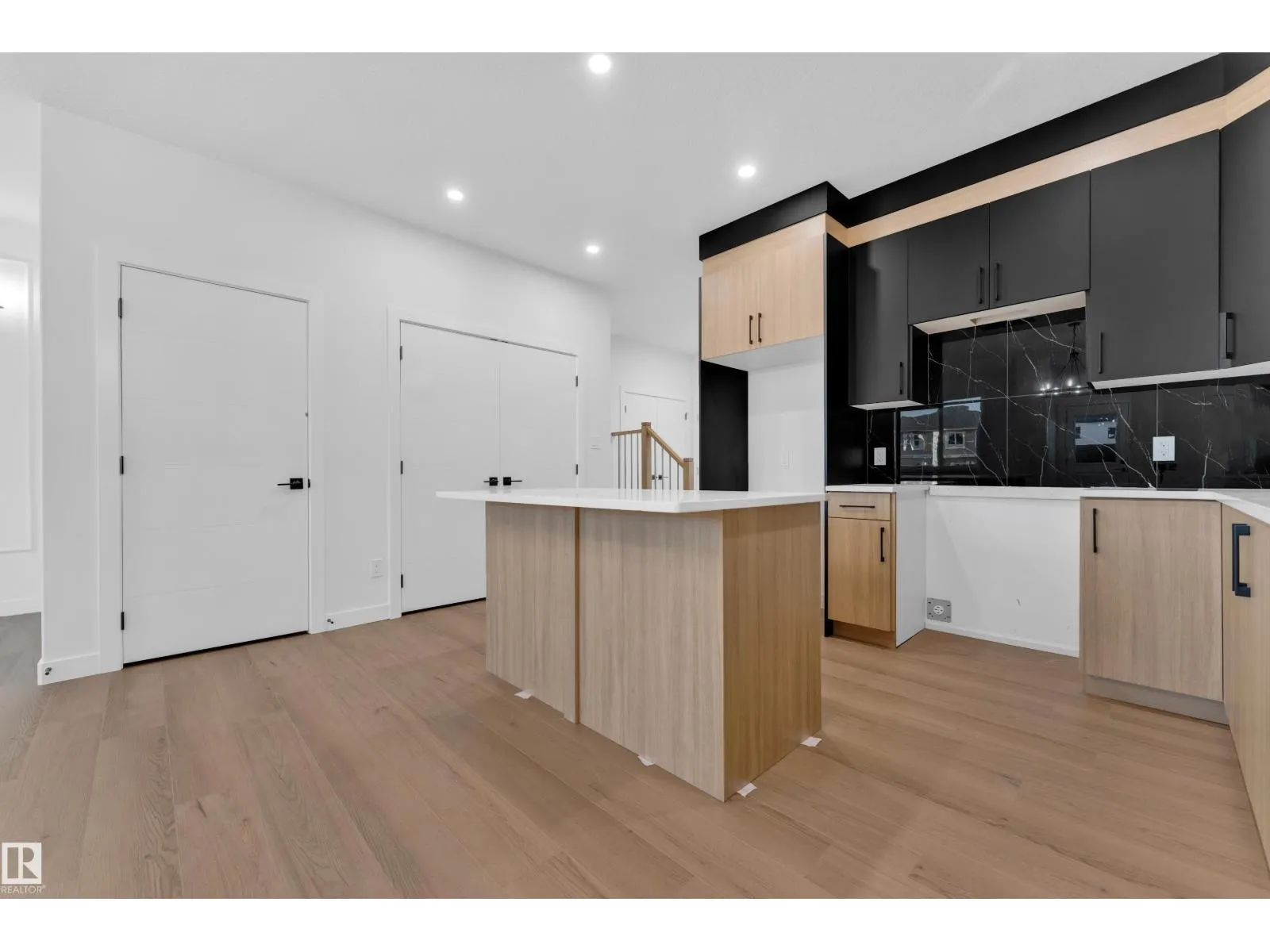 16 Westwyck LI