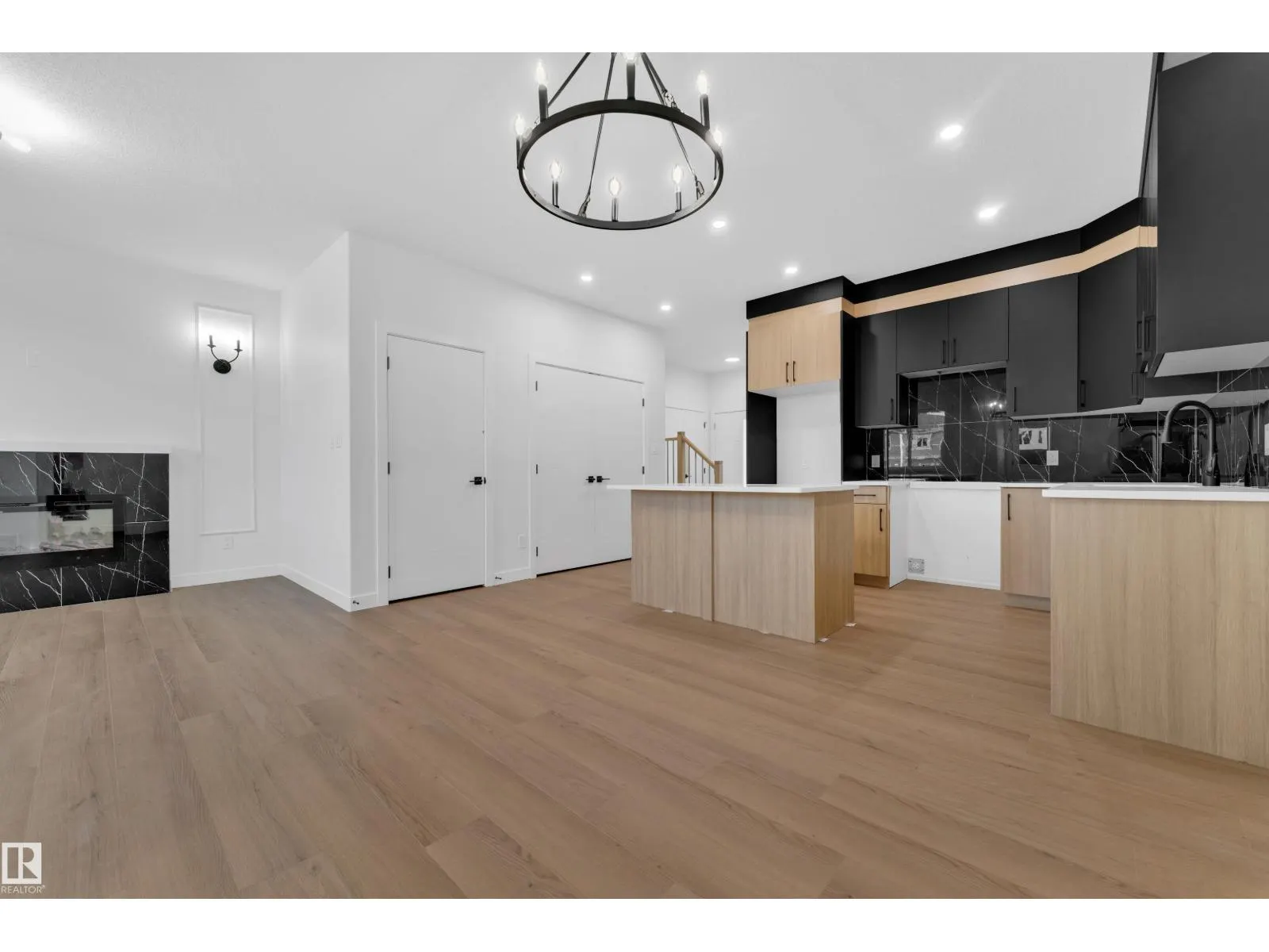16 Westwyck LI