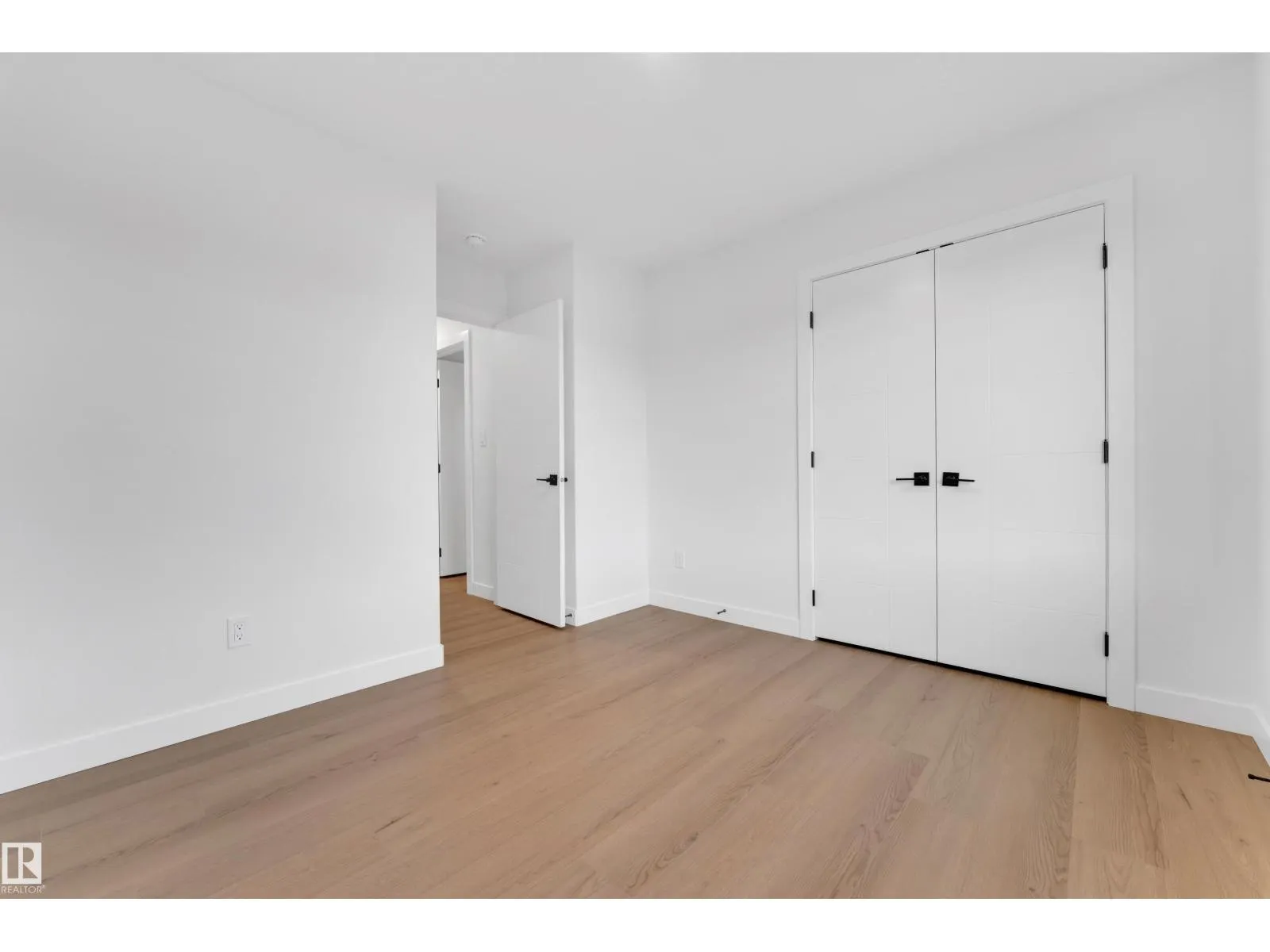 16 Westwyck LI