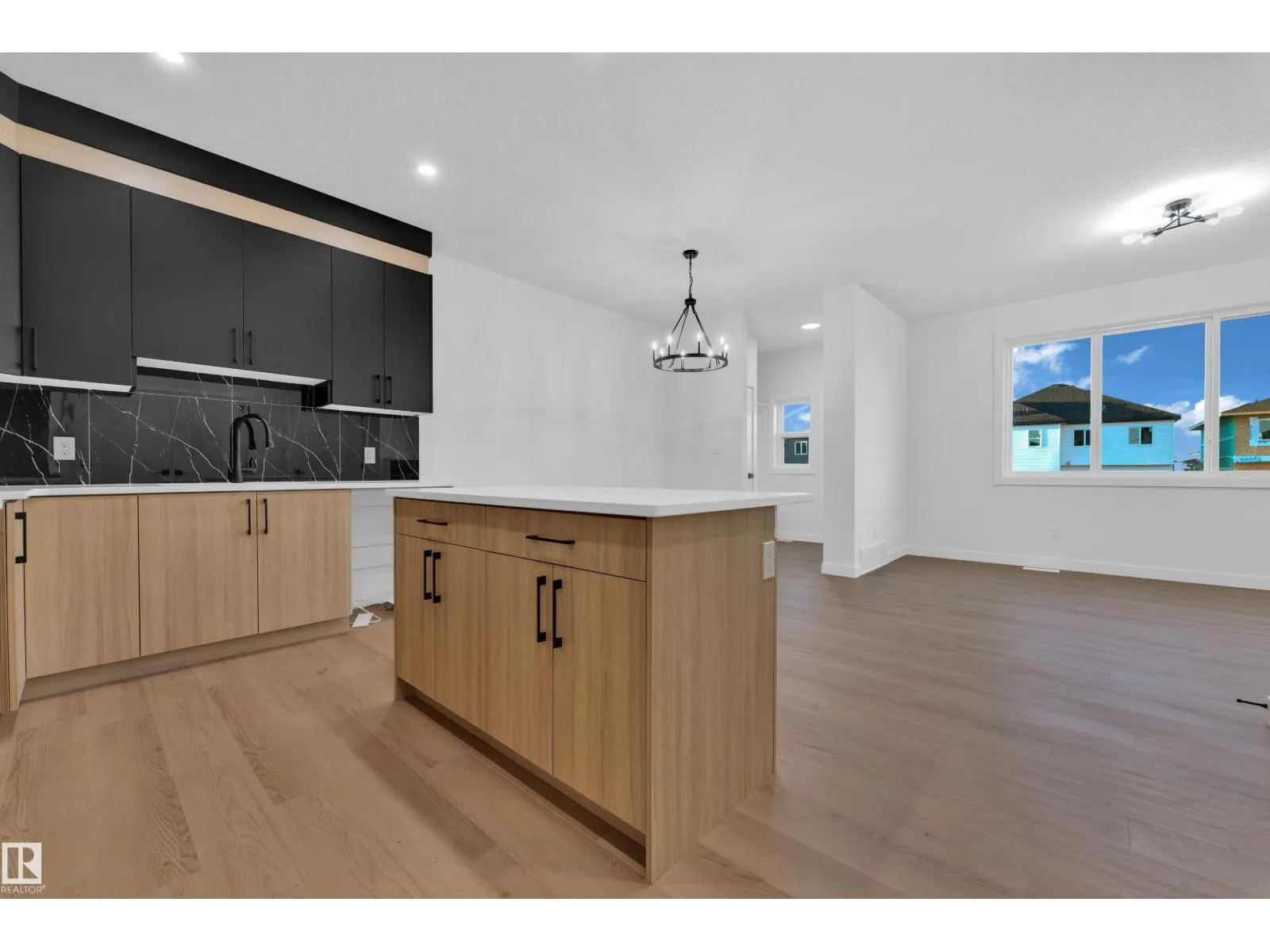 16 Westwyck LI