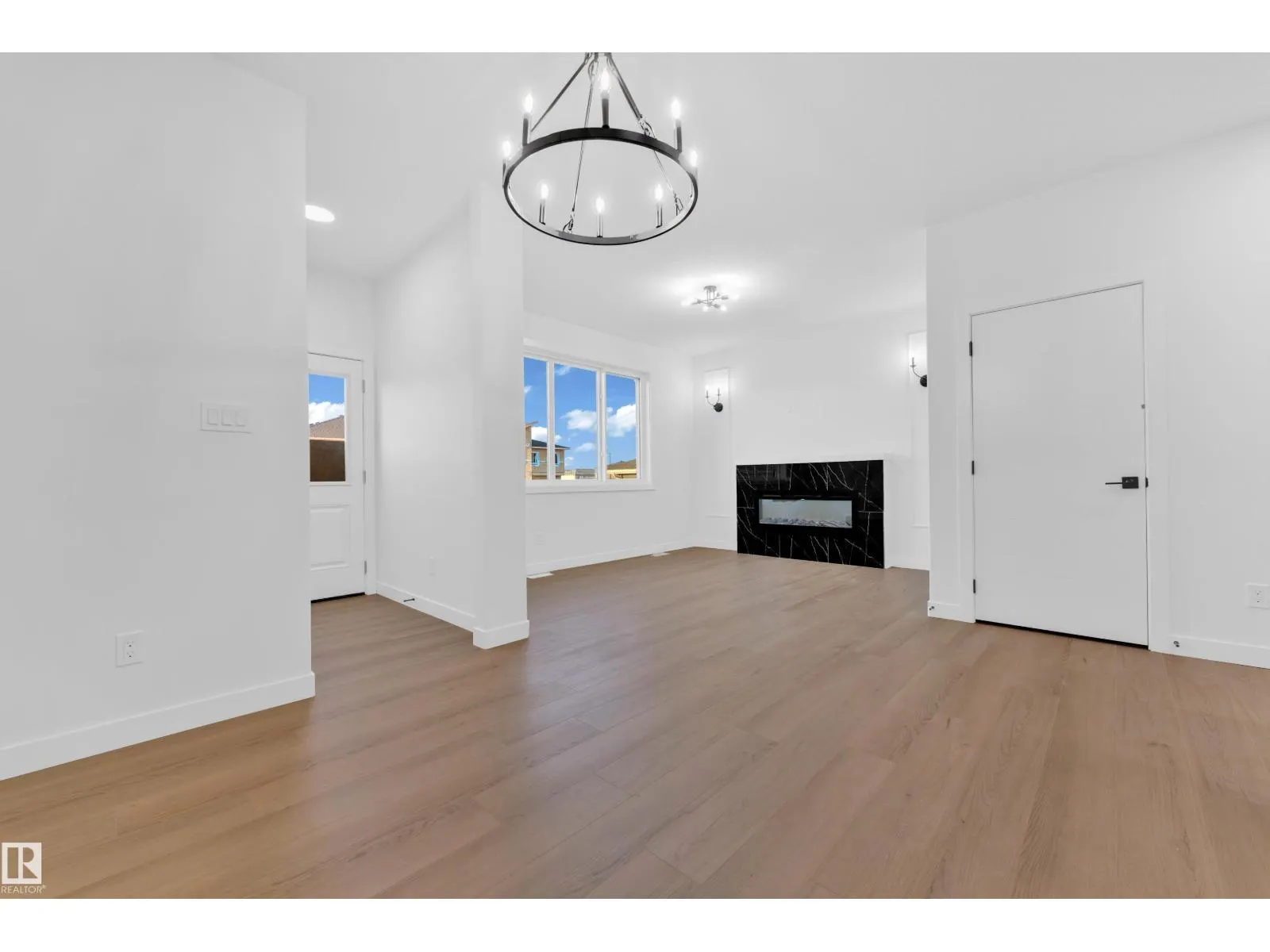 16 Westwyck LI
