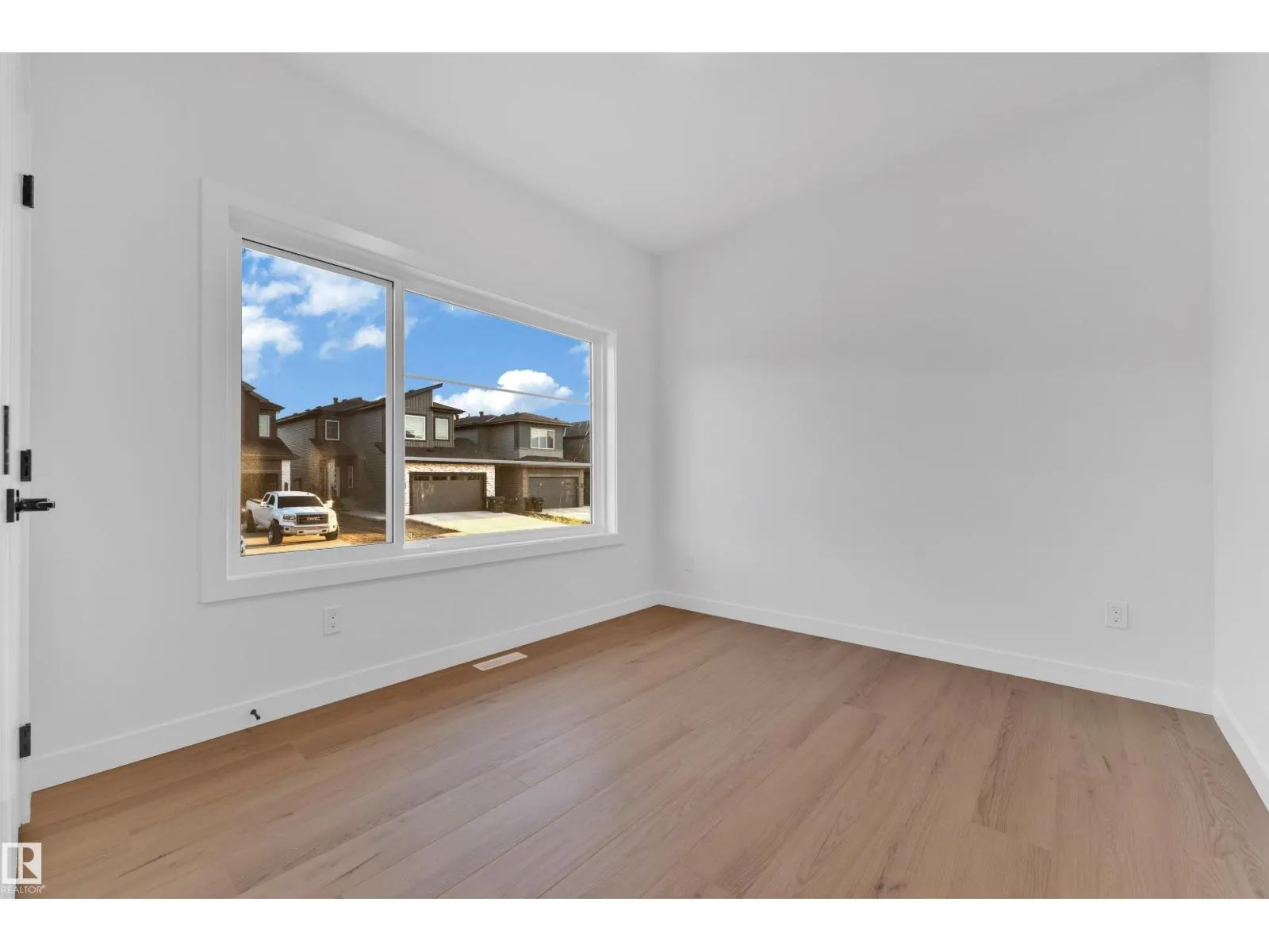 16 Westwyck LI