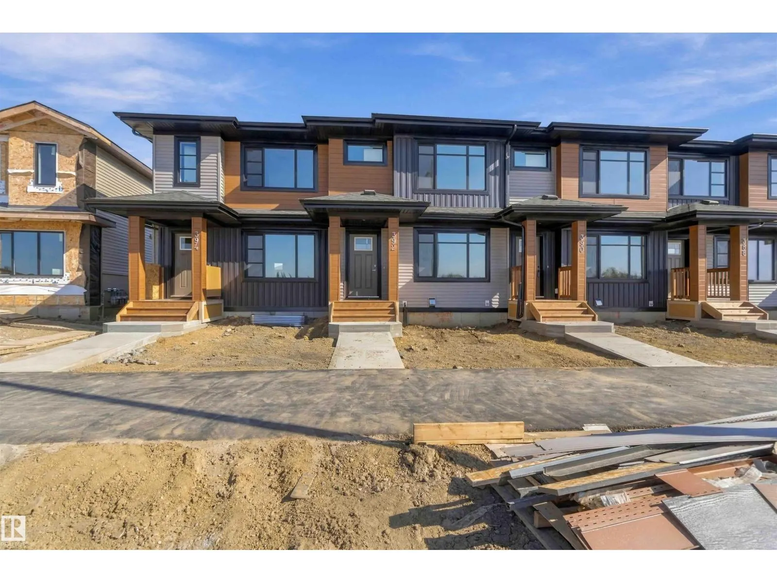 392 EASTWOOD DR