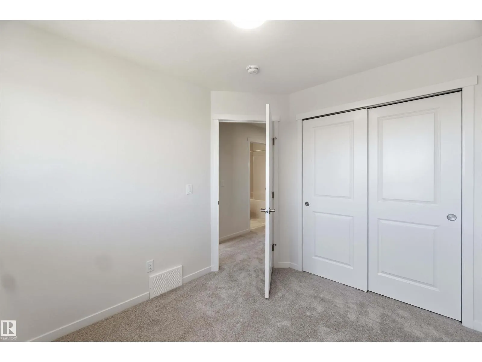 392 EASTWOOD DR