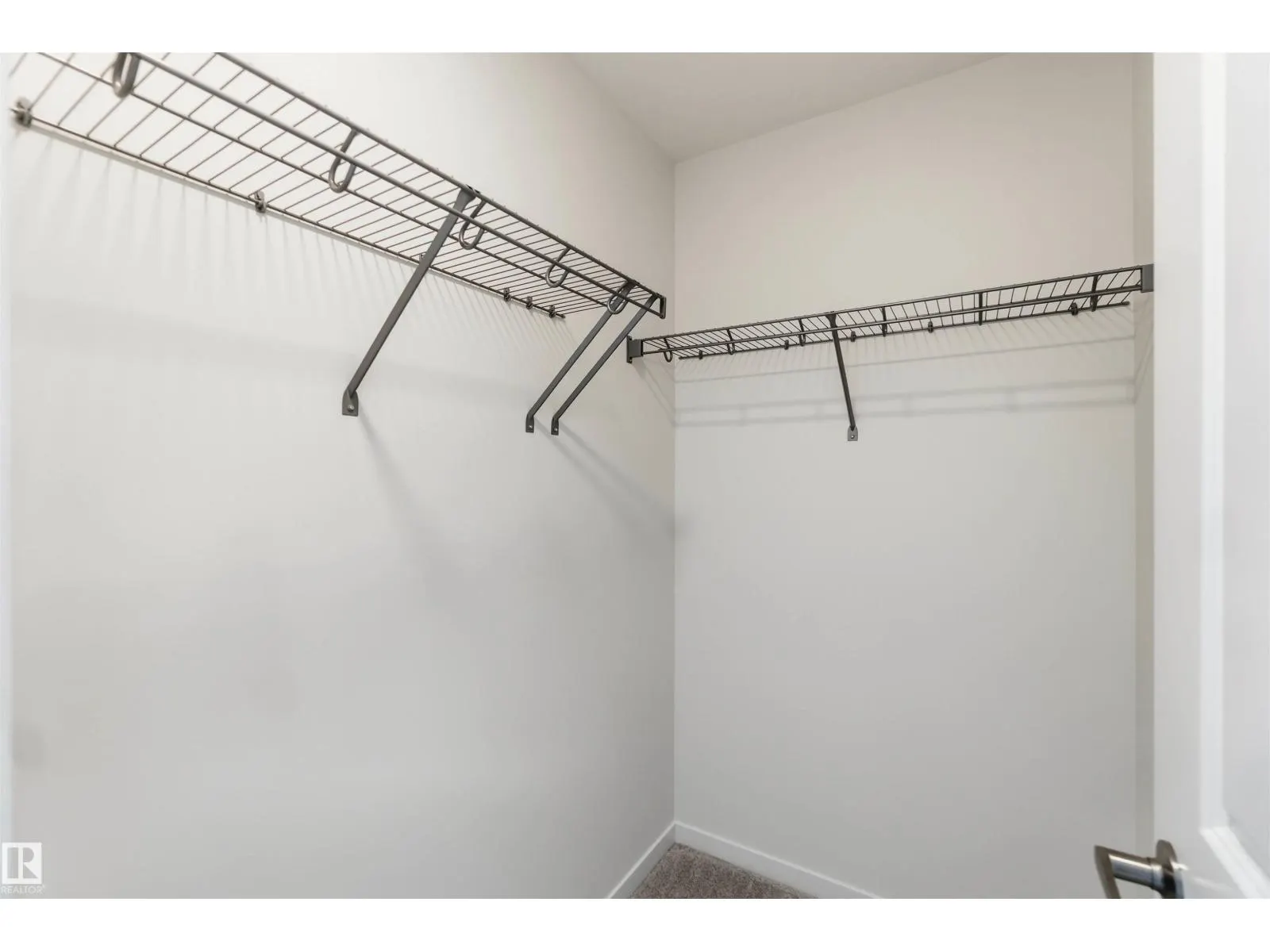 392 EASTWOOD DR