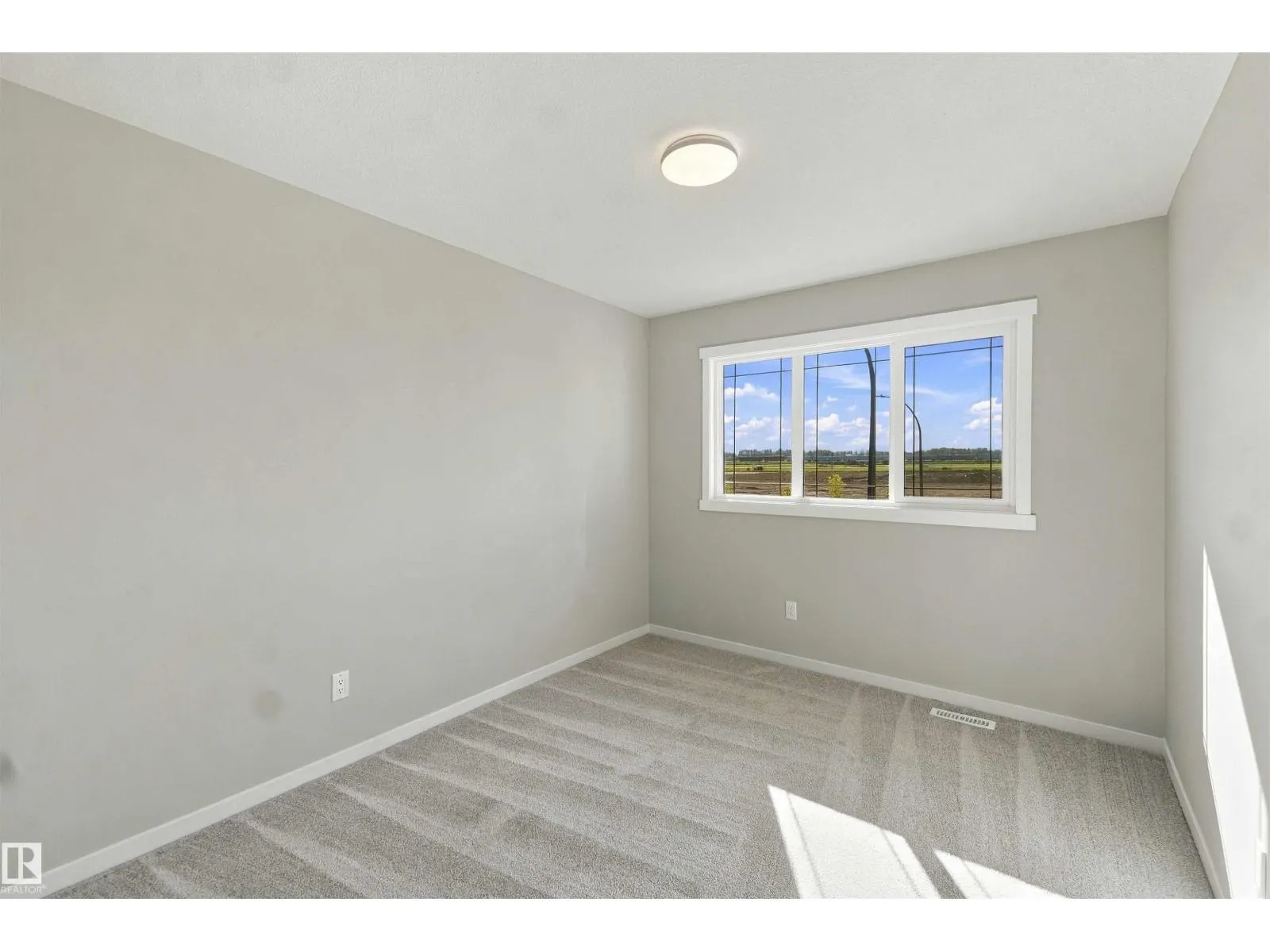1256 MCLEOD AV