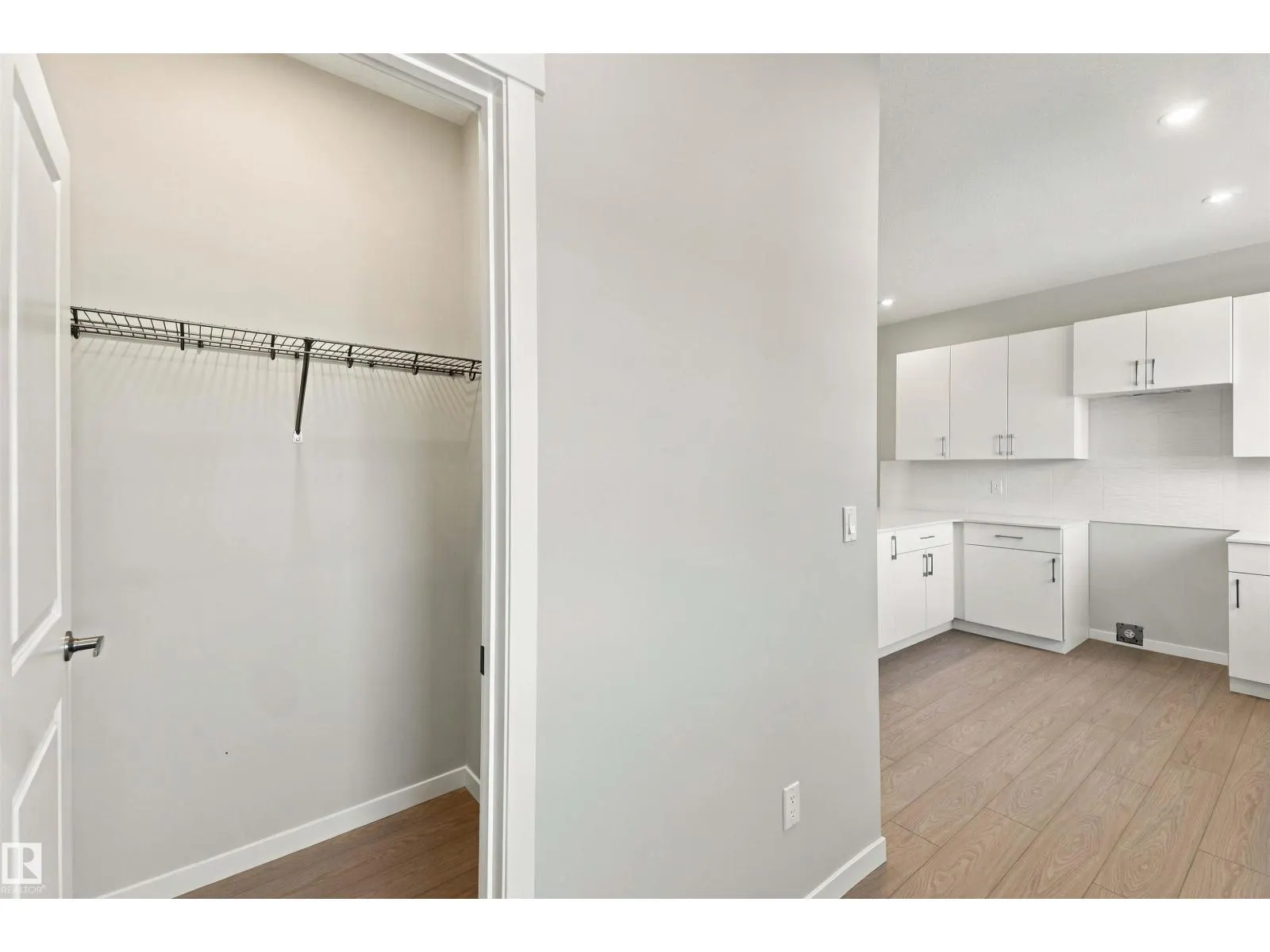 1256 MCLEOD AV
