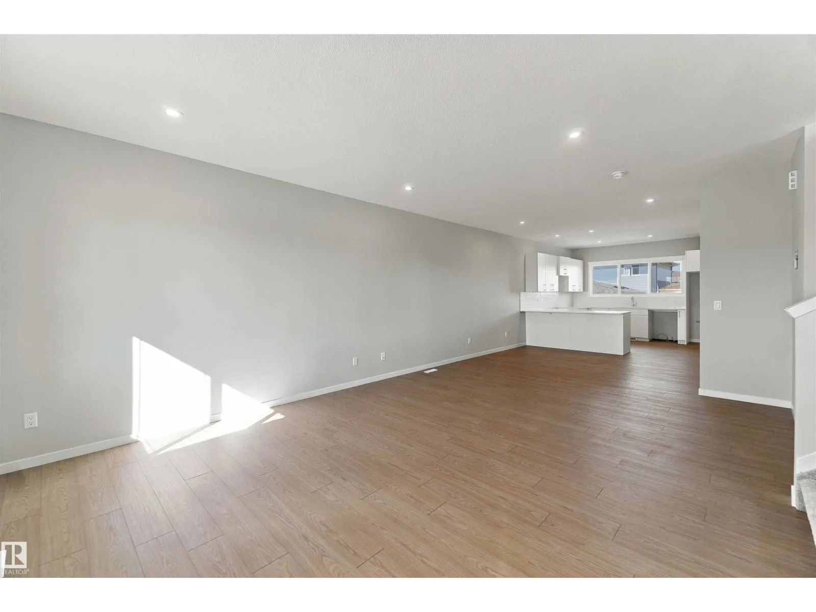 1256 MCLEOD AV