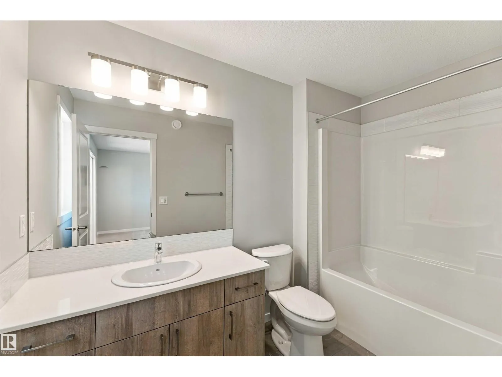 1256 MCLEOD AV