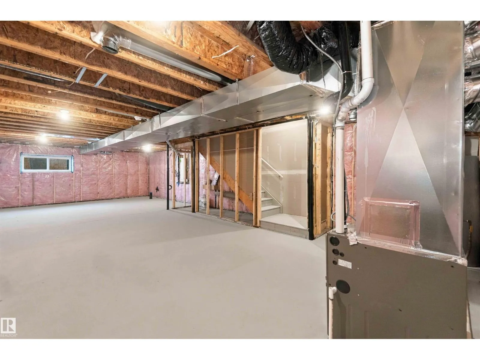 1256 MCLEOD AV