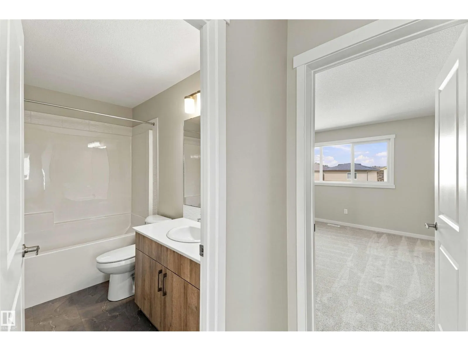 1256 MCLEOD AV