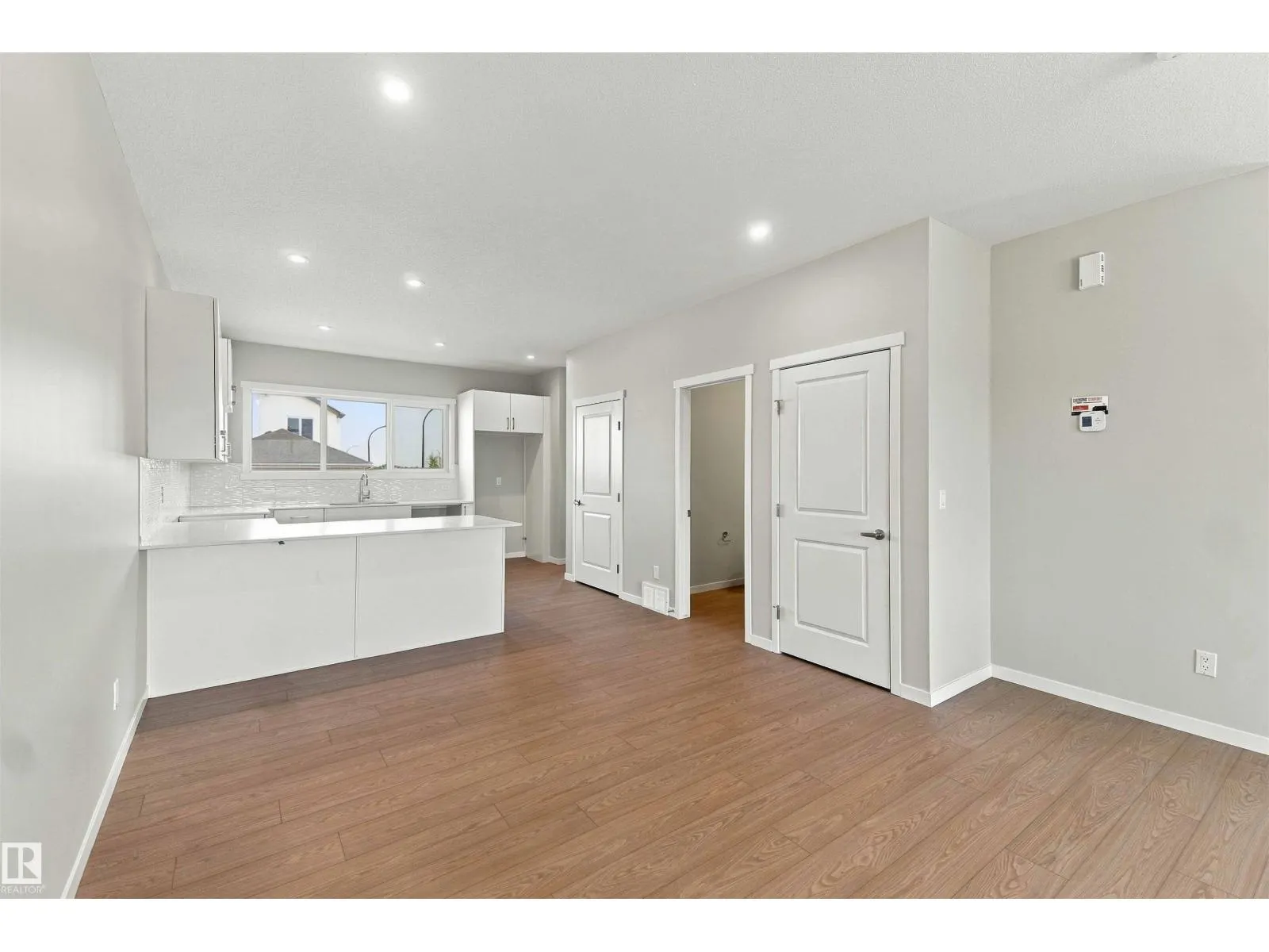 1256 MCLEOD AV