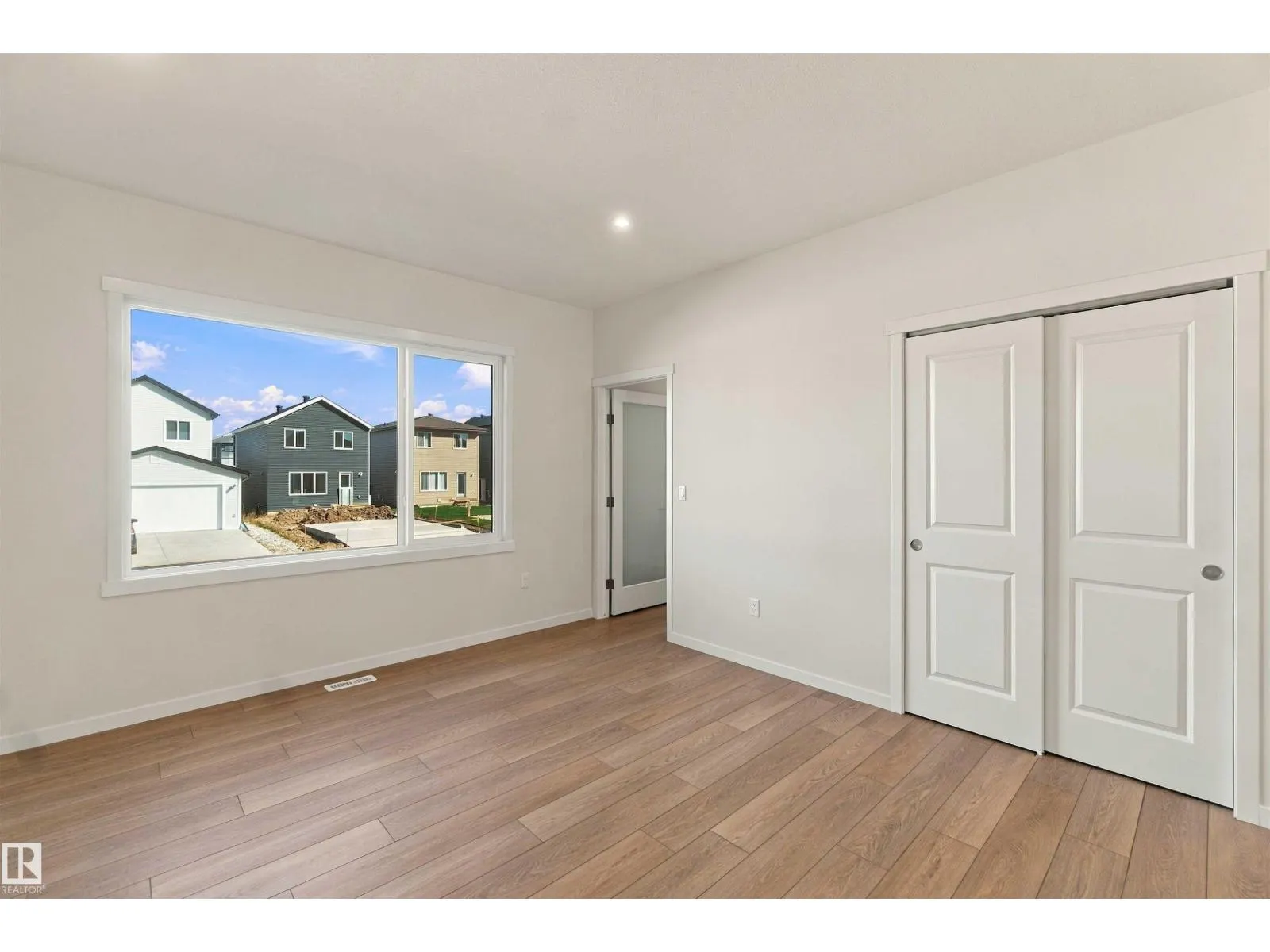 1242 MCLEOD AV
