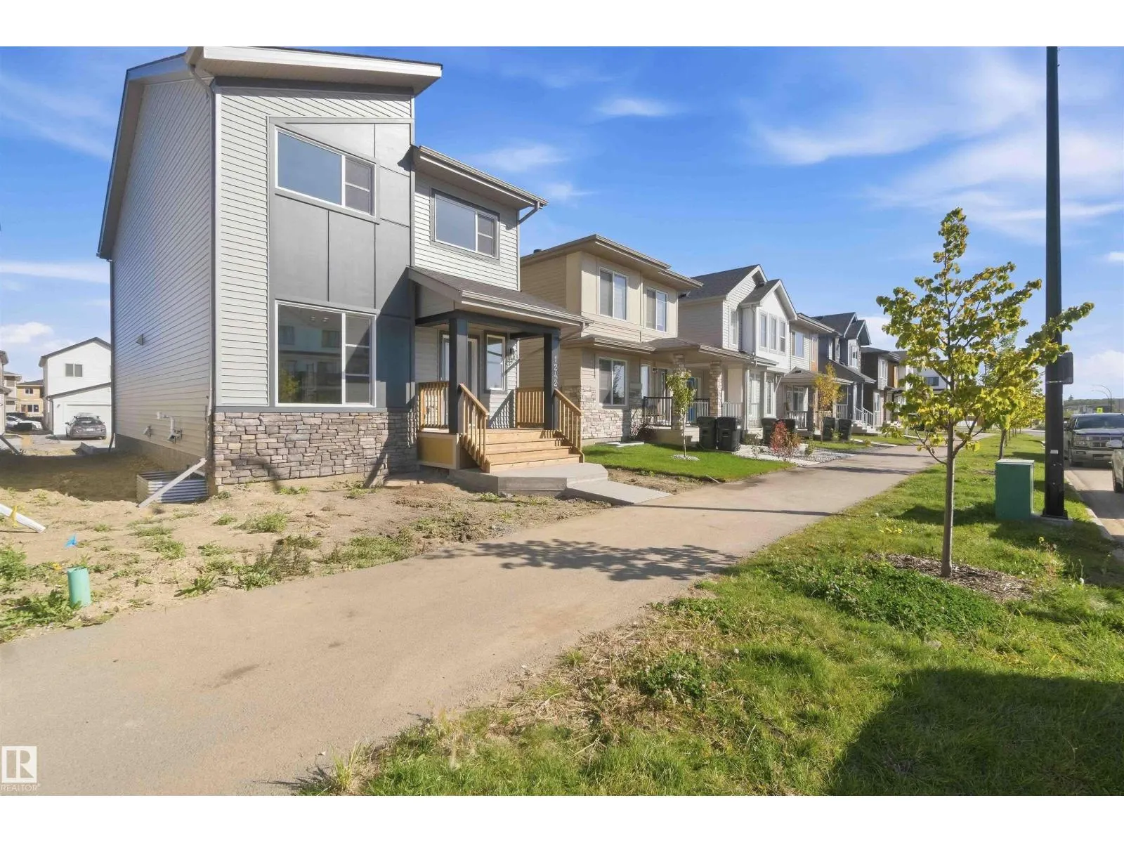 1242 MCLEOD AV