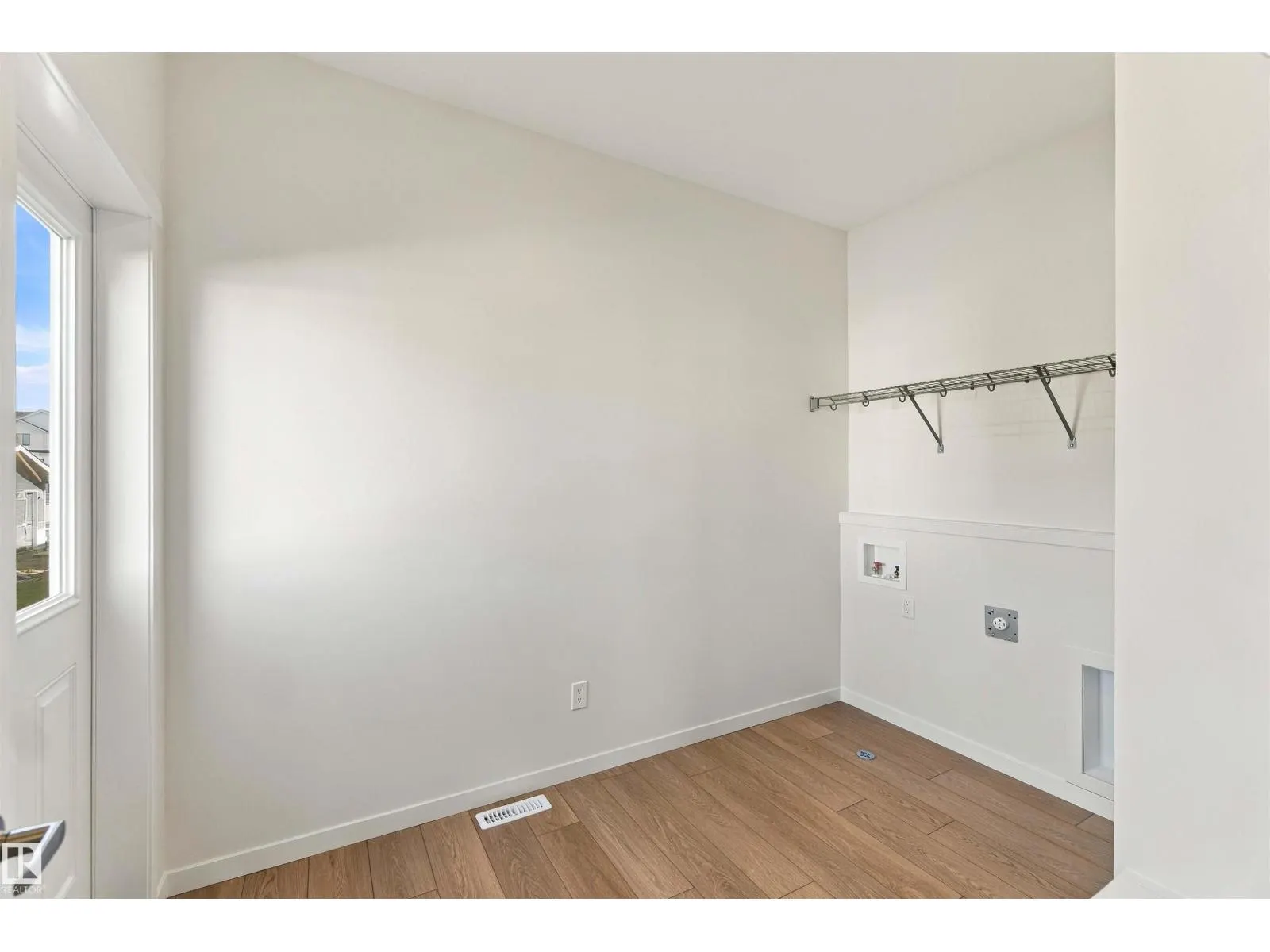 1242 MCLEOD AV