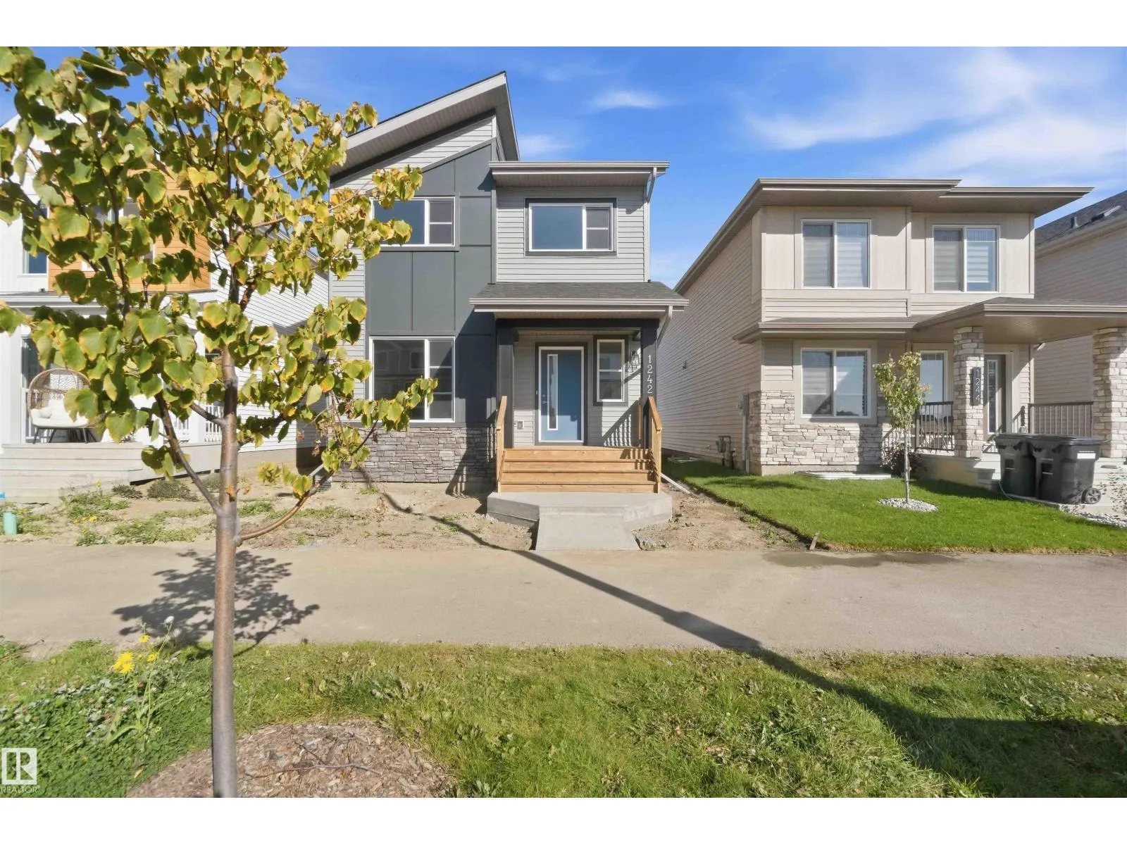 1242 MCLEOD AV