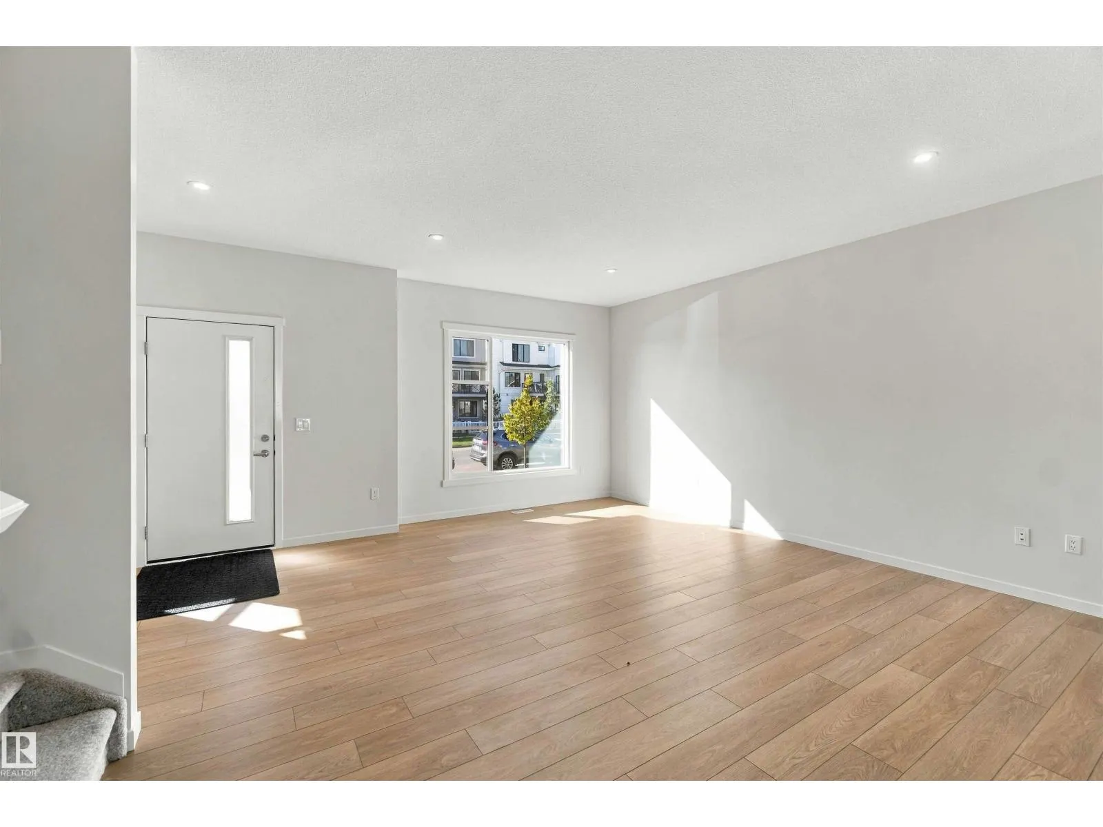 1242 MCLEOD AV