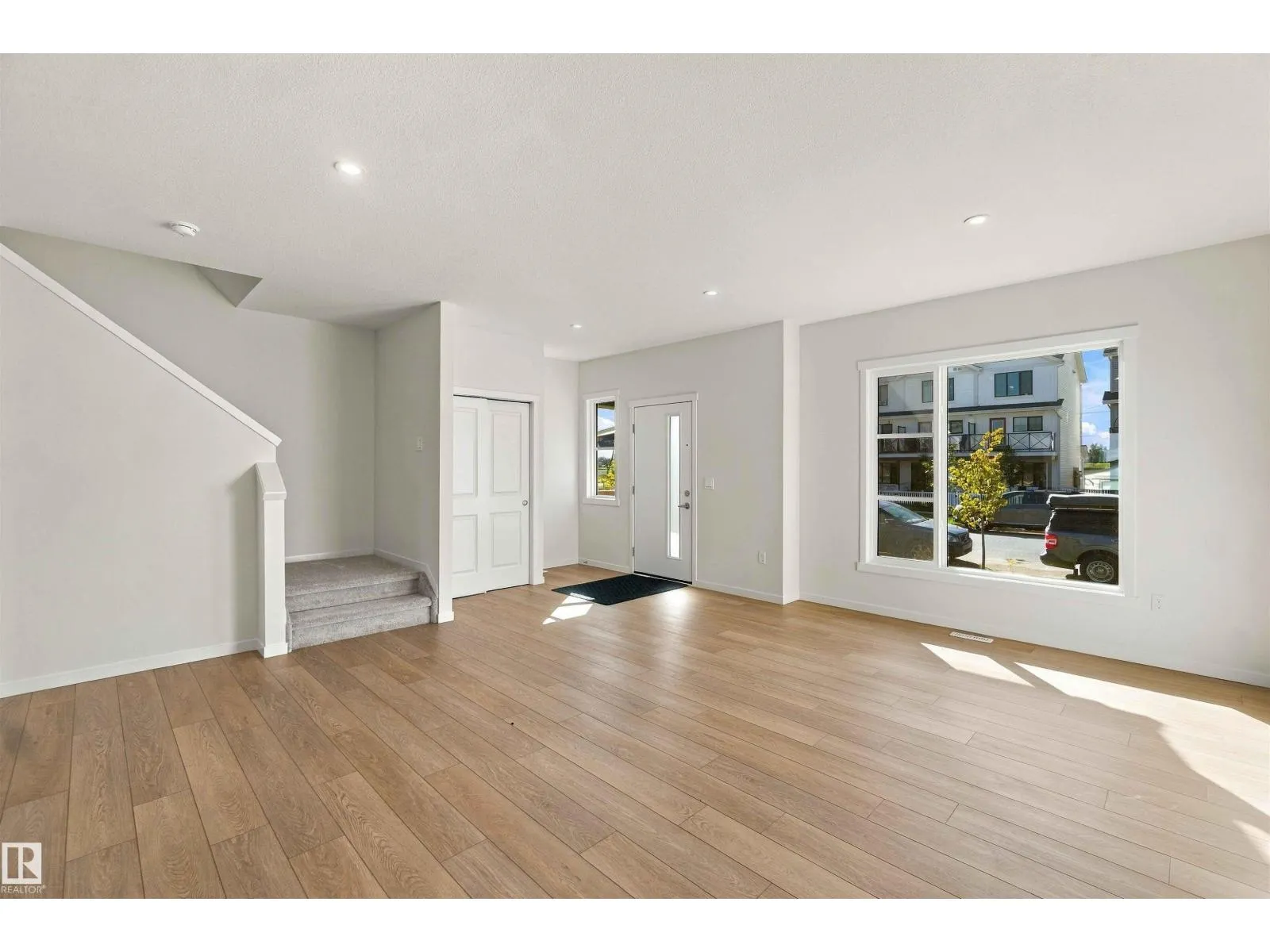 1242 MCLEOD AV