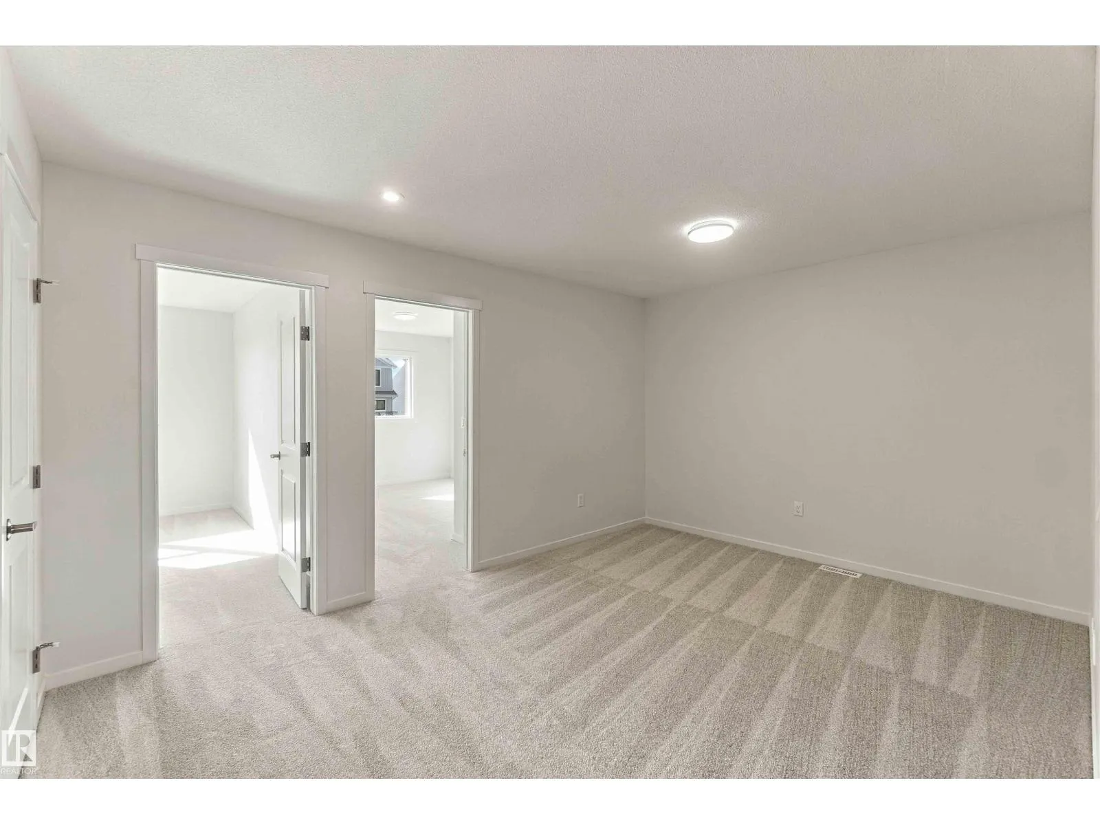1242 MCLEOD AV