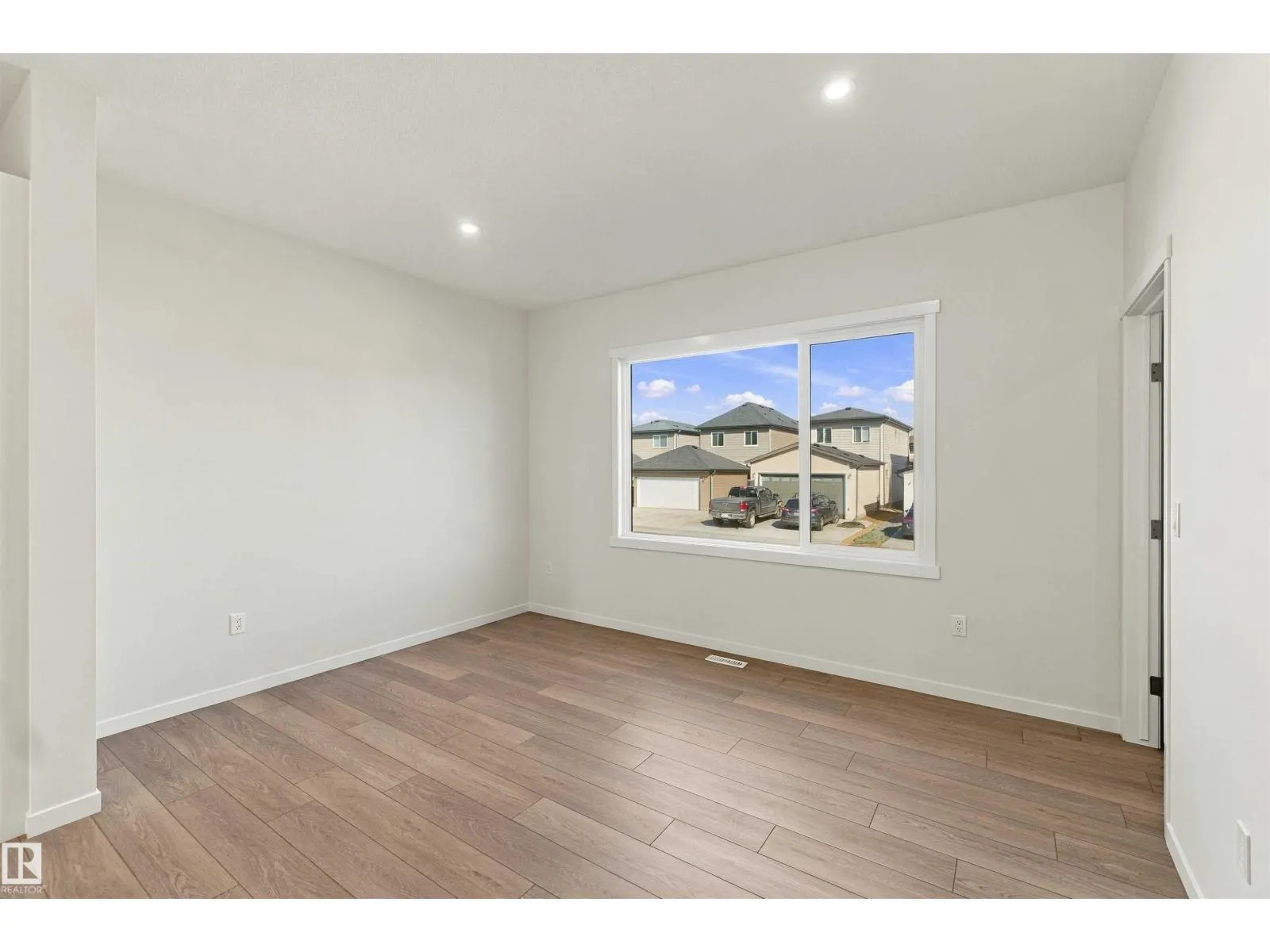 1242 MCLEOD AV