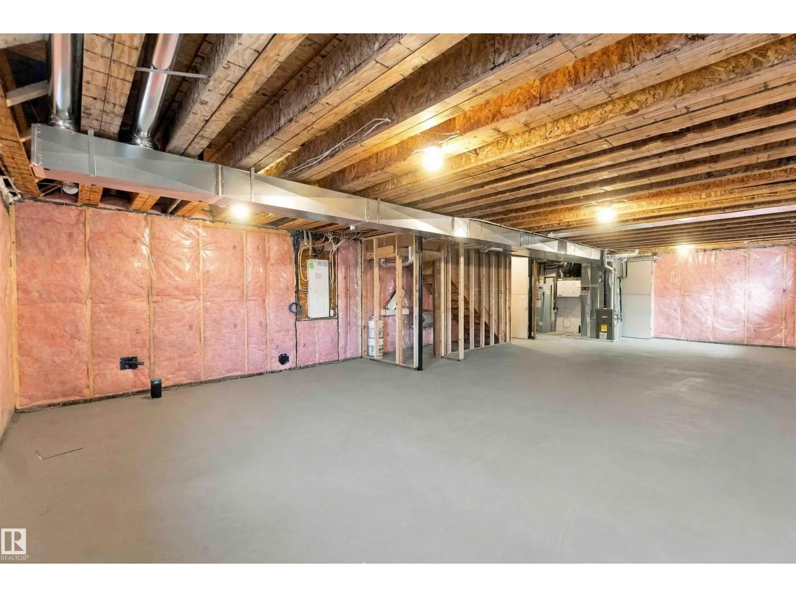 1242 MCLEOD AV