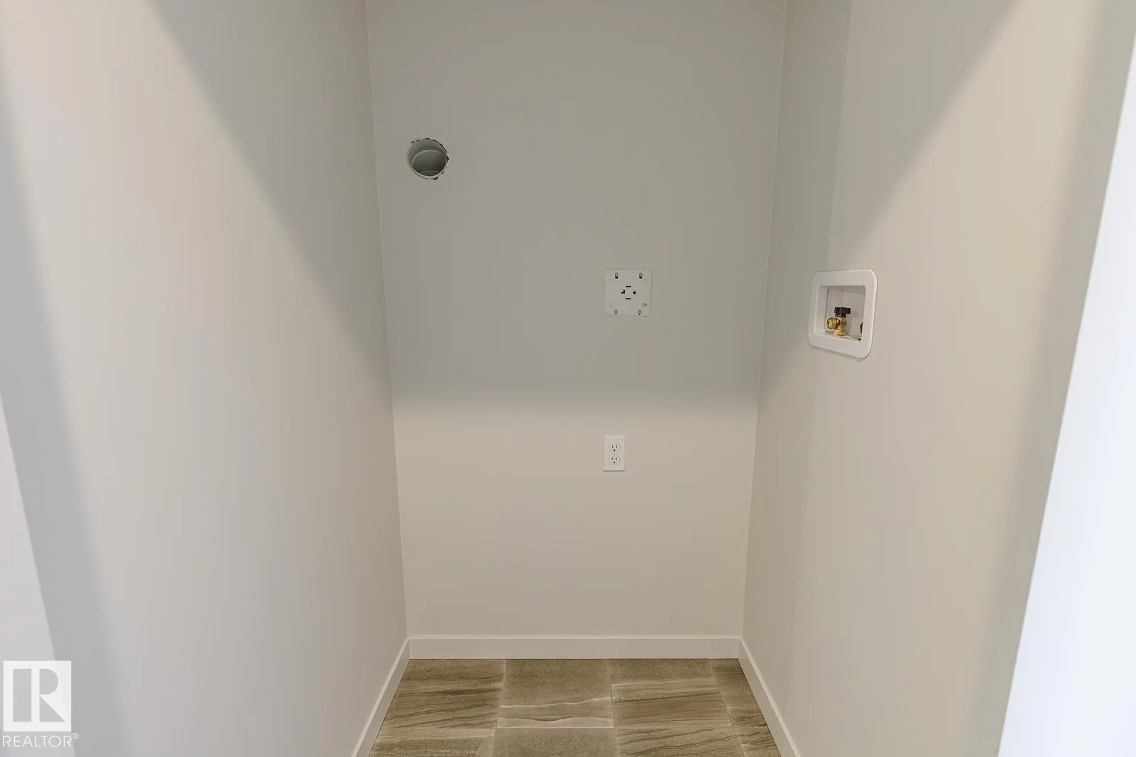 3611 TRIOMPHE BV